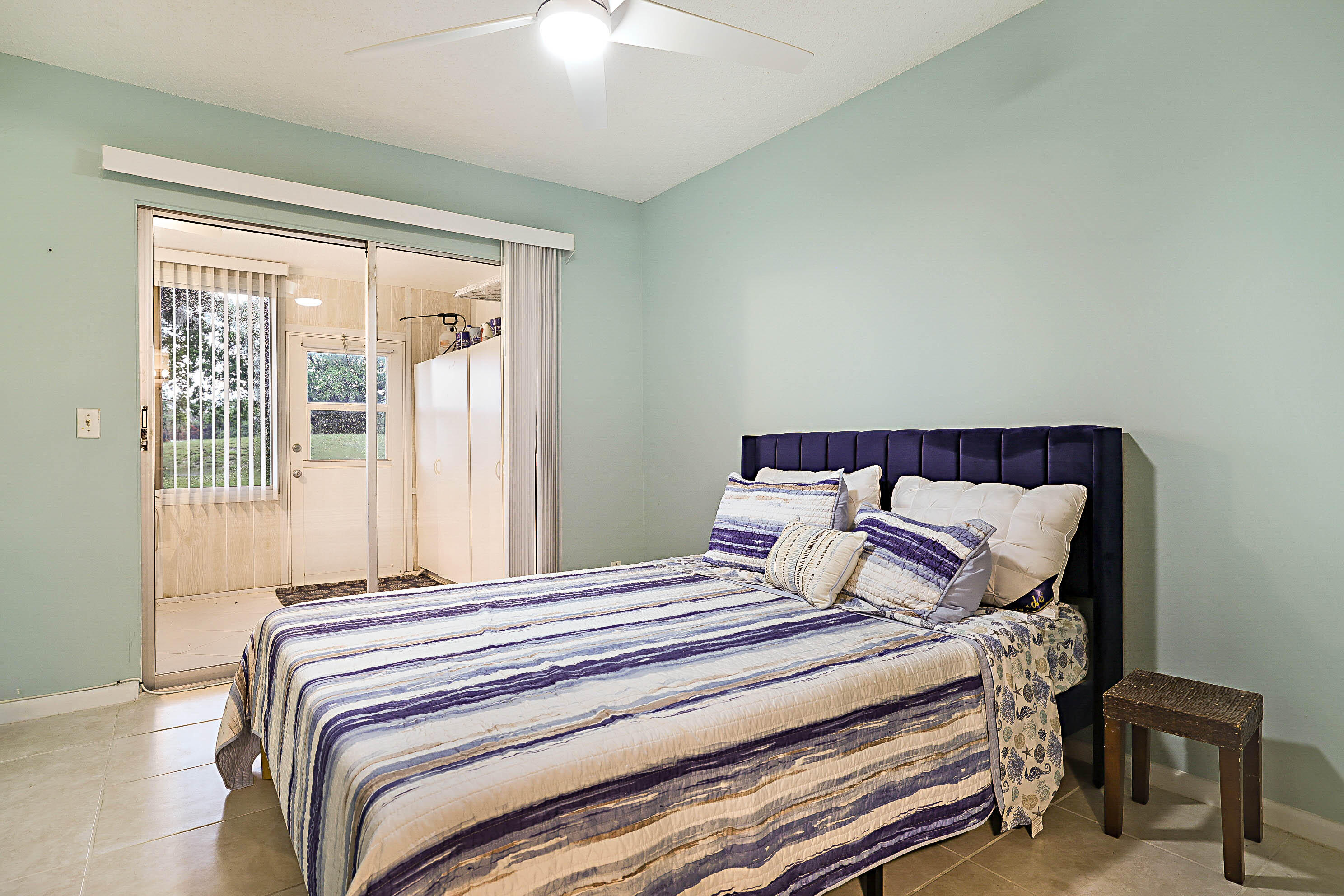 1023 Ellesmere B Property Photo 17