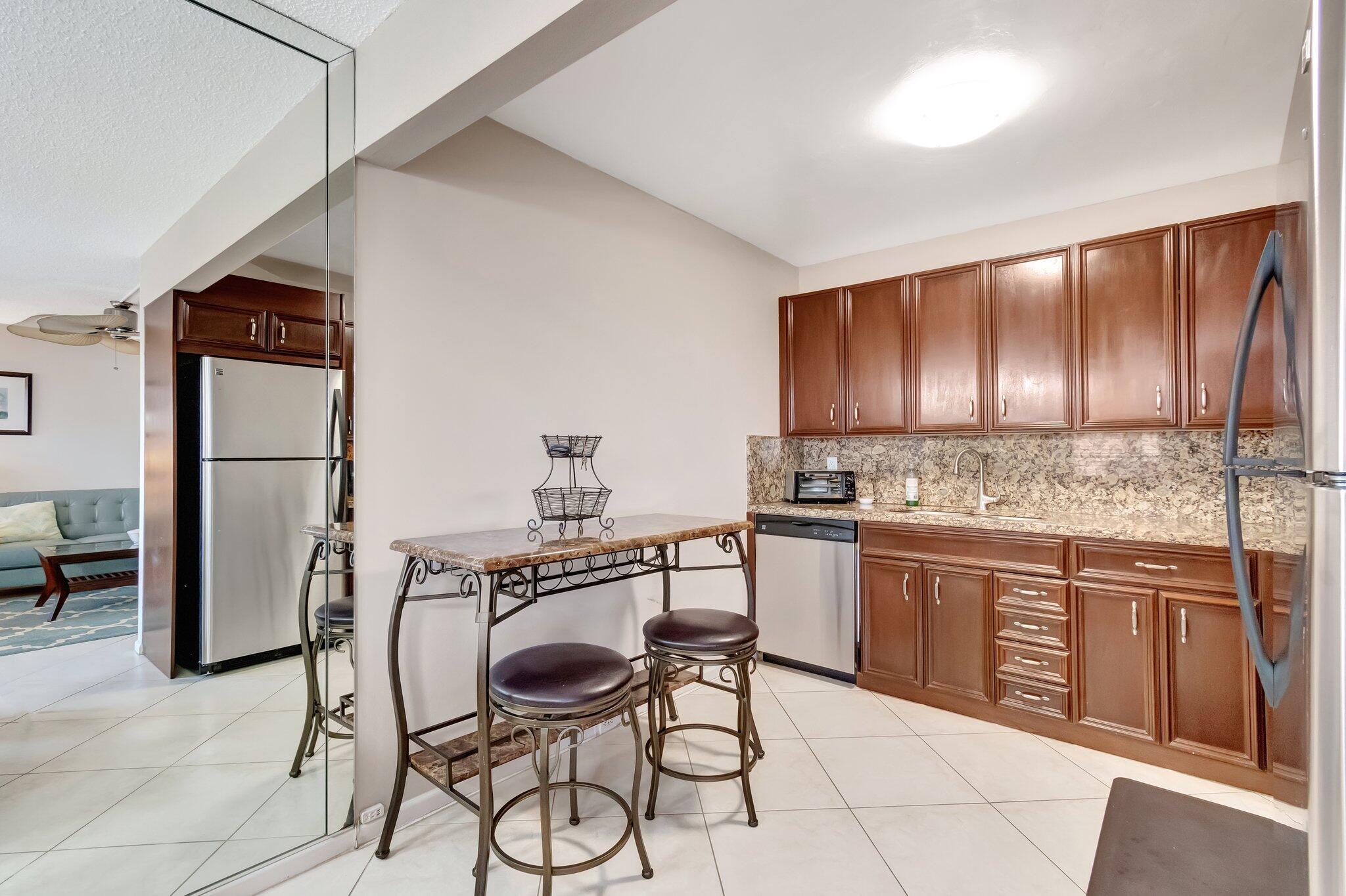 4049 Wolverton C Property Photo 15