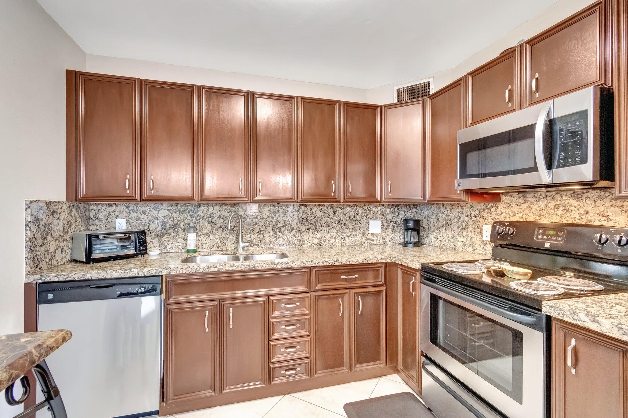 4049 Wolverton C Property Photo 17