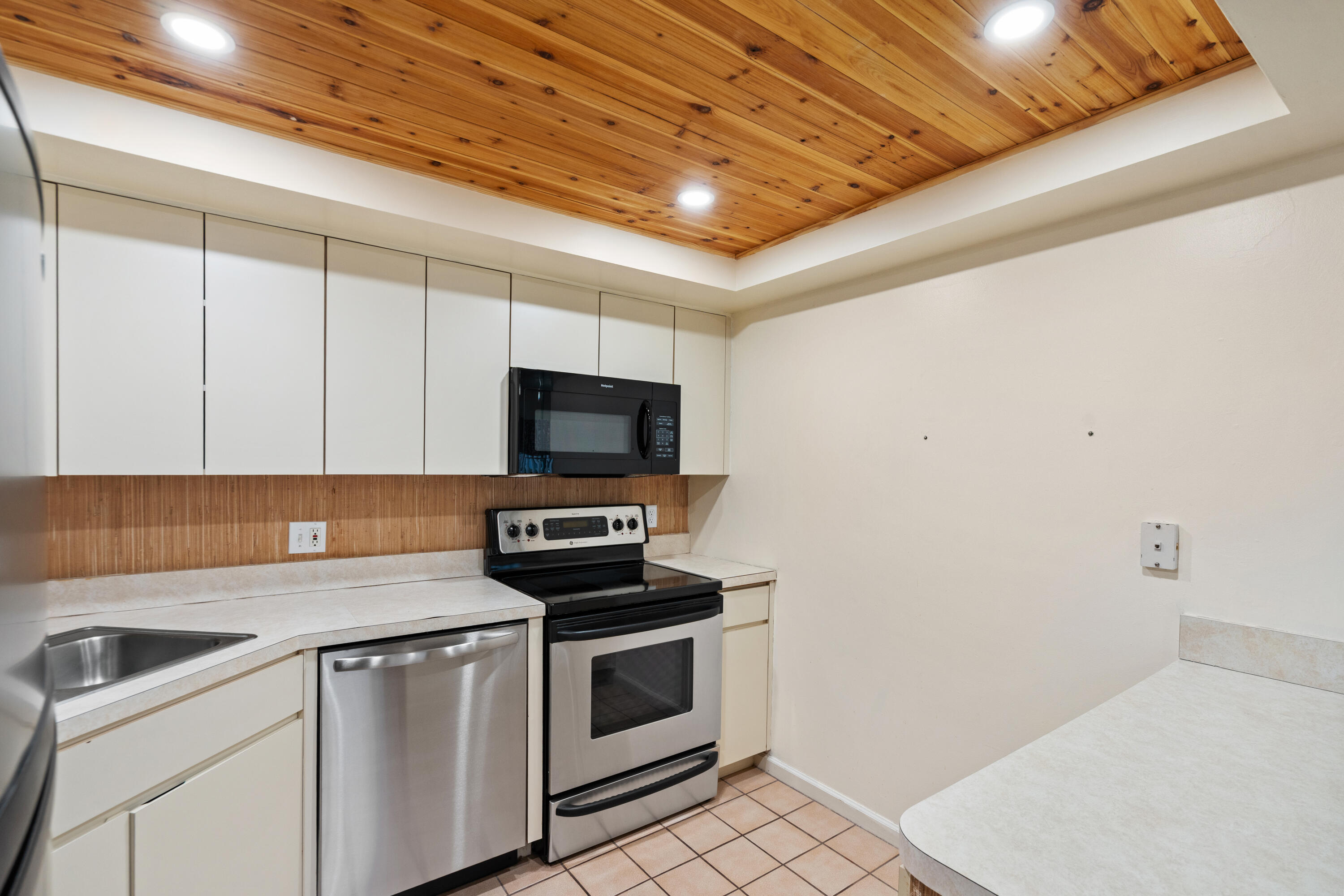 950 S Kanner Highway 402 Property Photo 10