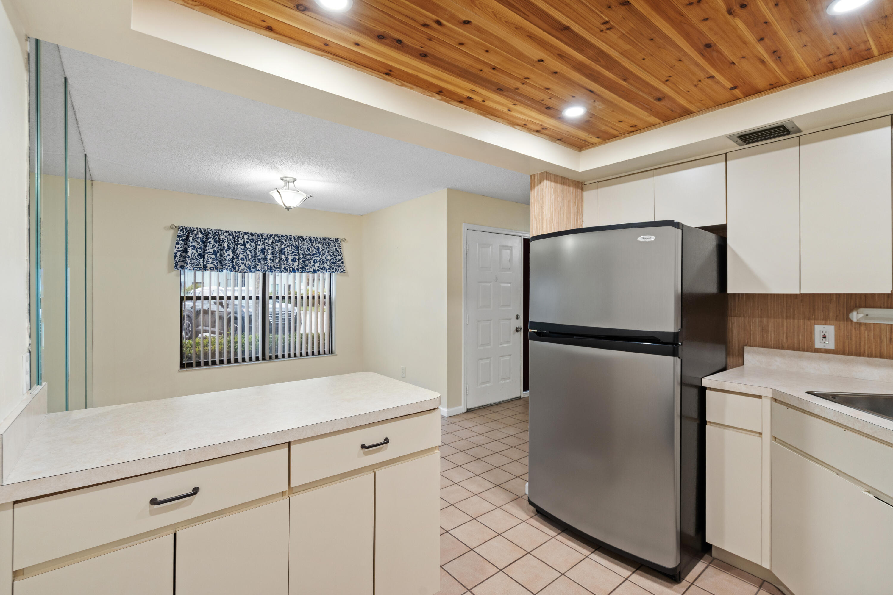 950 S Kanner Highway 402 Property Photo 11