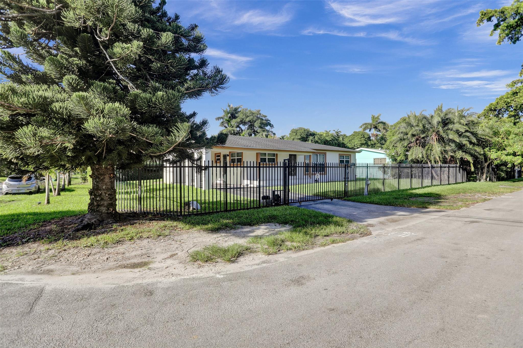 30 Ne 139th Street Property Photo 2