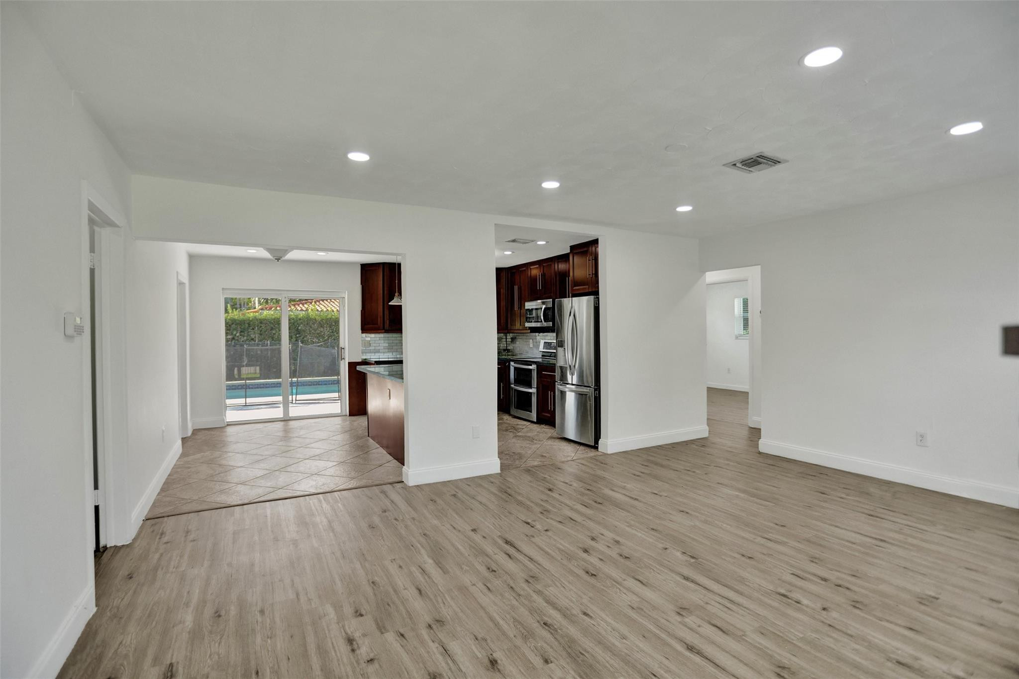 30 Ne 139th Street Property Photo 10