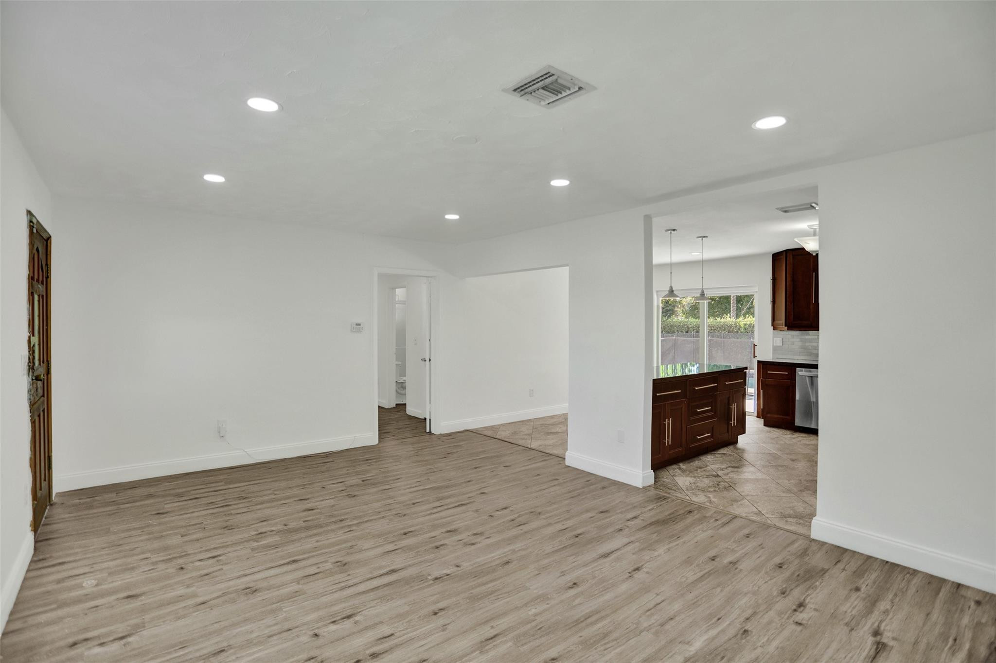 30 Ne 139th Street Property Photo 11
