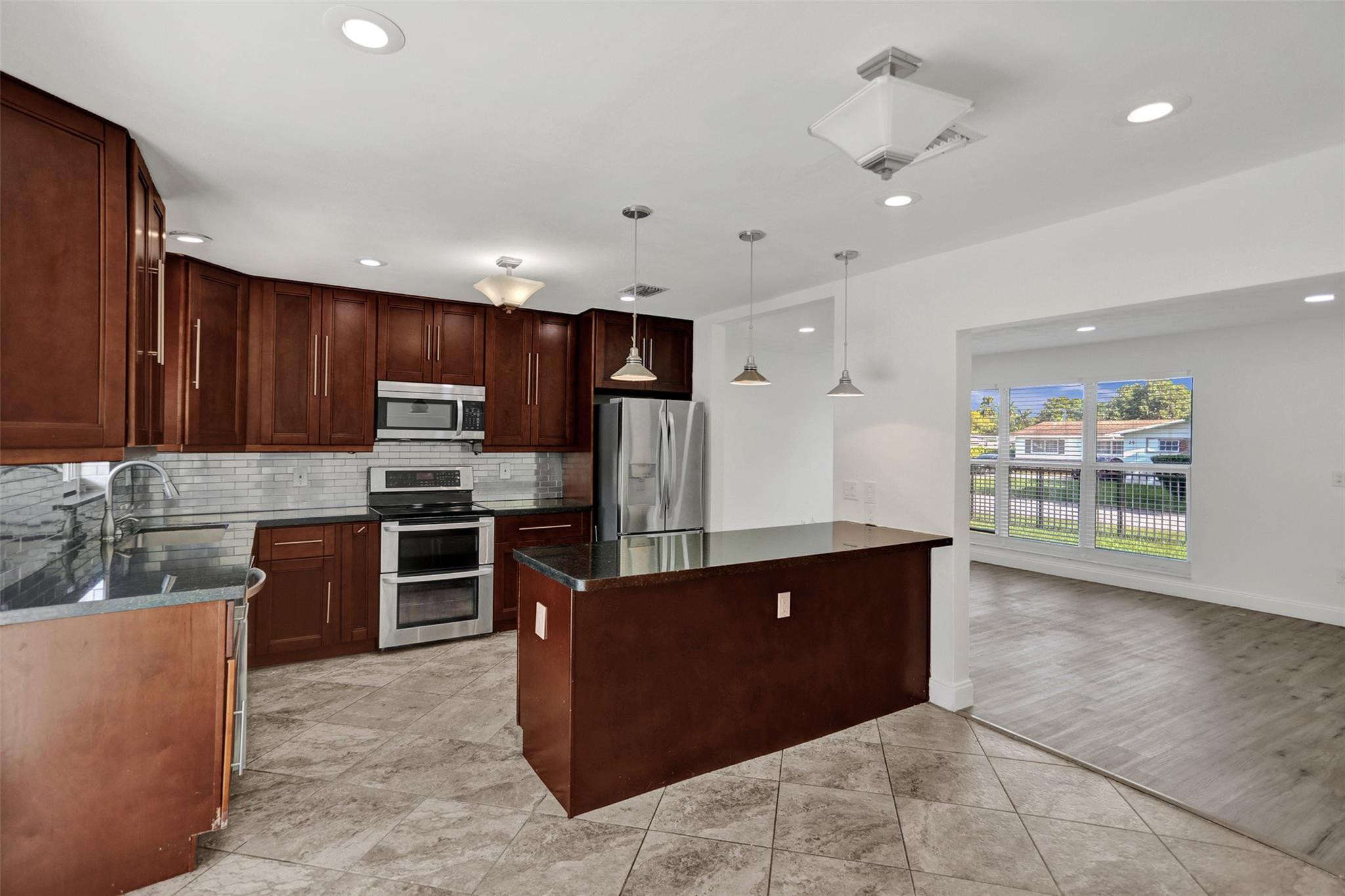 30 Ne 139th Street Property Photo 17