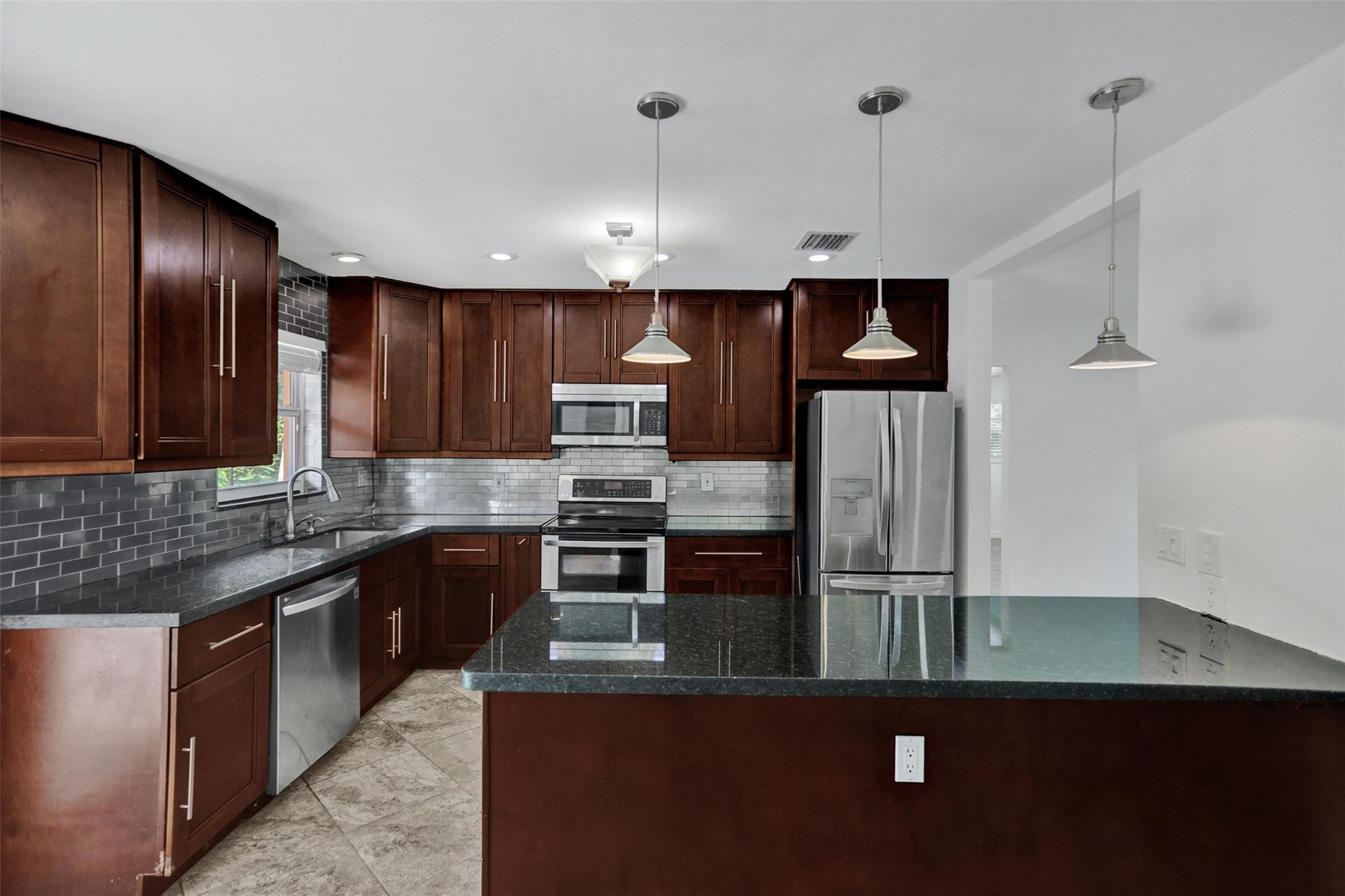 30 Ne 139th Street Property Photo 18