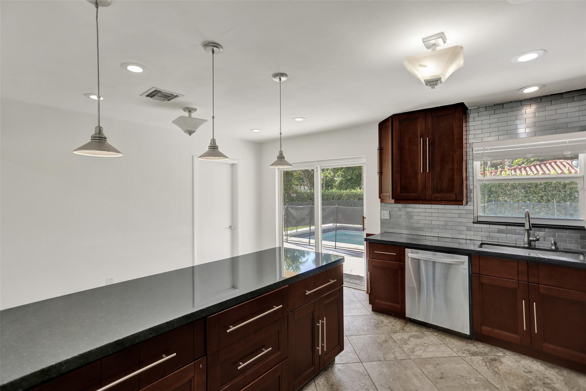 30 Ne 139th Street Property Photo 21