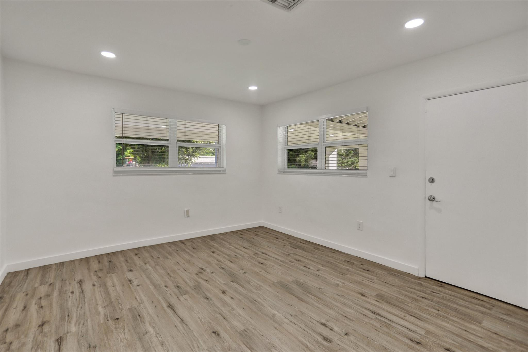 30 Ne 139th Street Property Photo 24