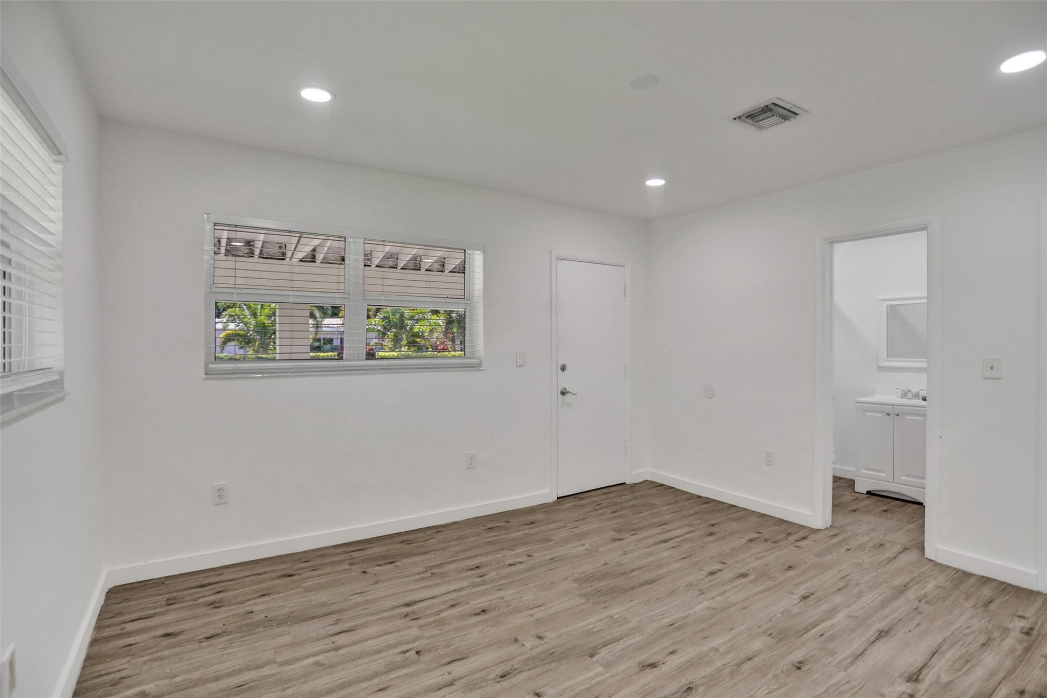 30 Ne 139th Street Property Photo 26