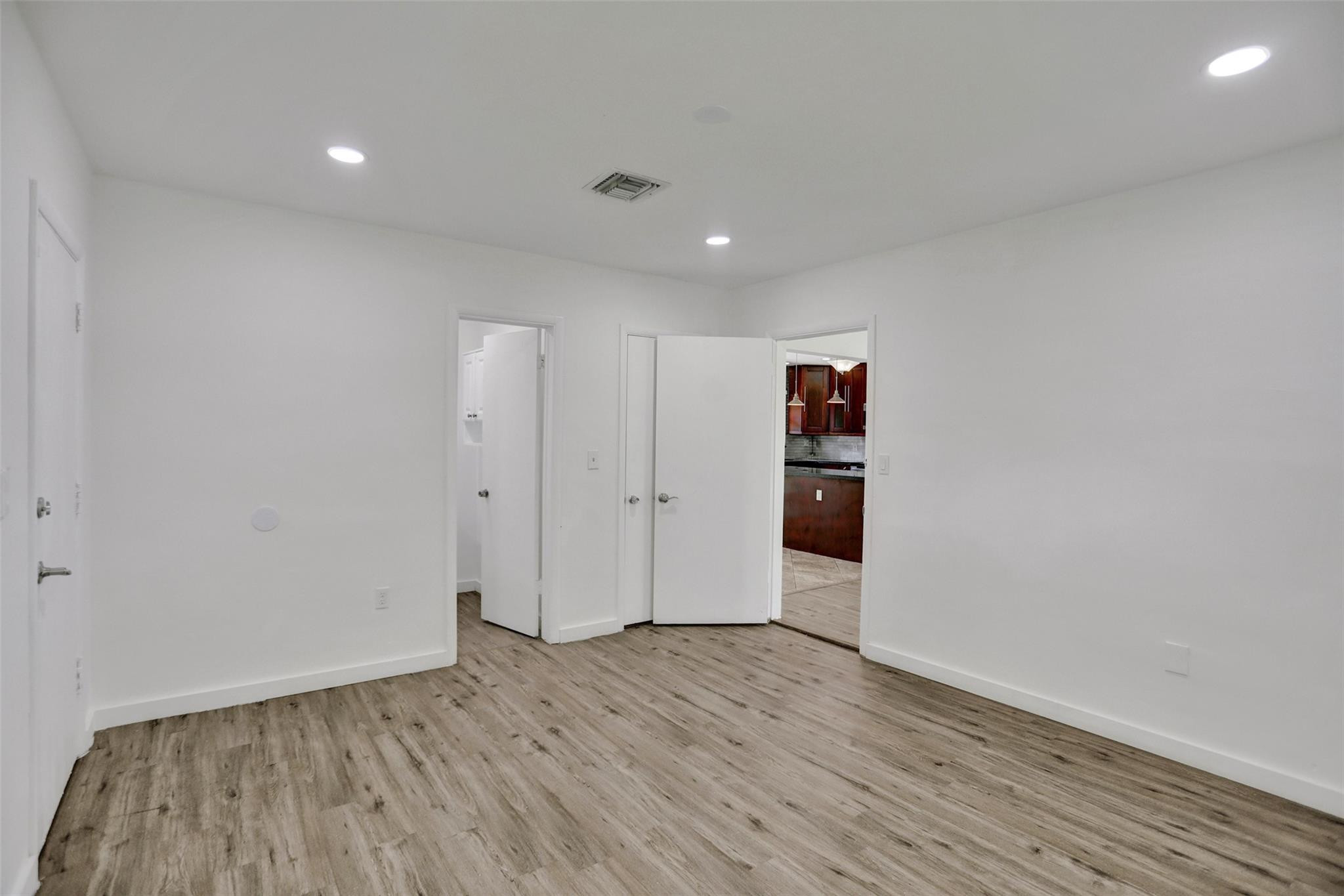 30 Ne 139th Street Property Photo 27