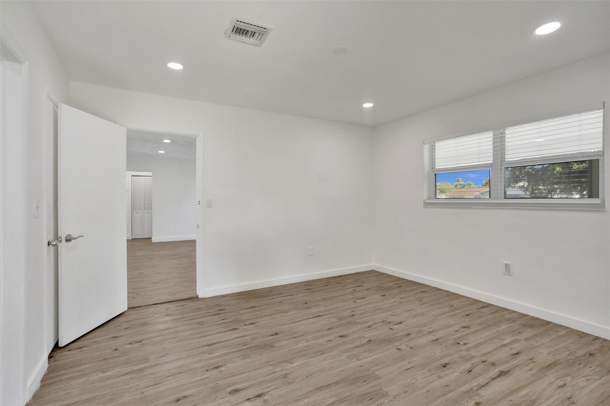 30 Ne 139th Street Property Photo 28