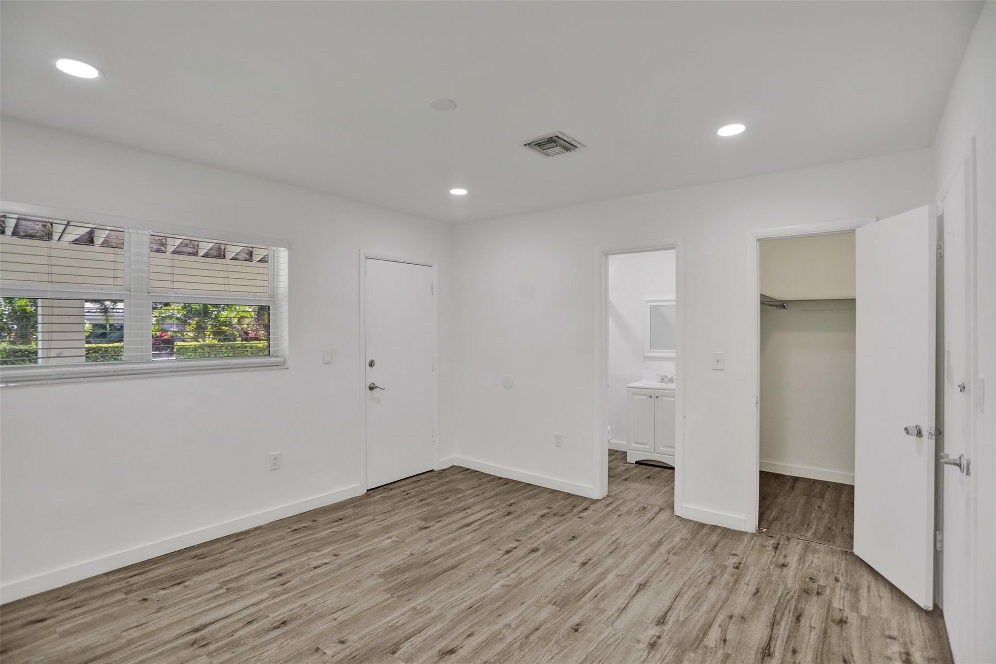 30 Ne 139th Street Property Photo 35