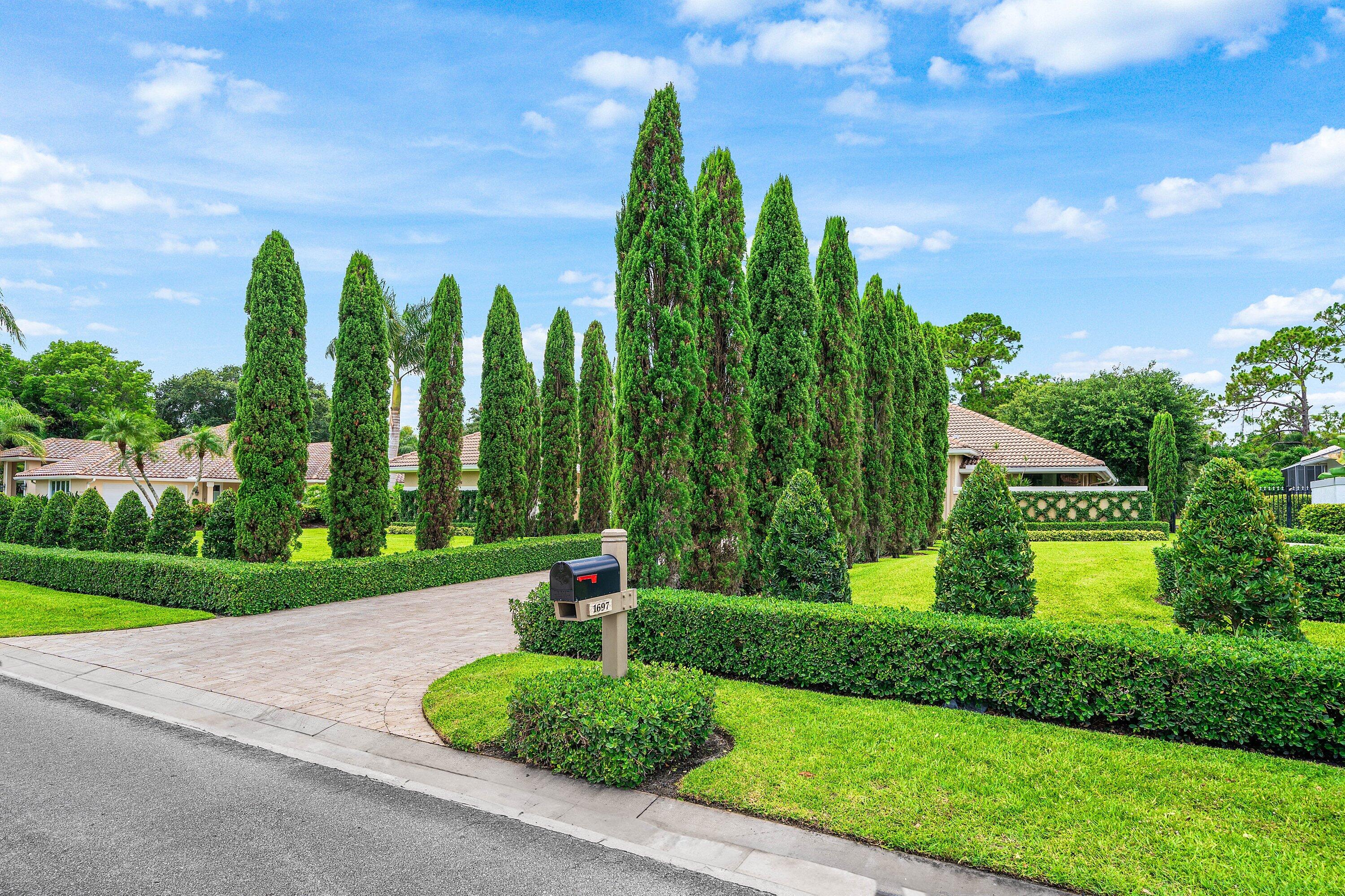 1697 Mayacoo Lakes Boulevard Property Photo 3