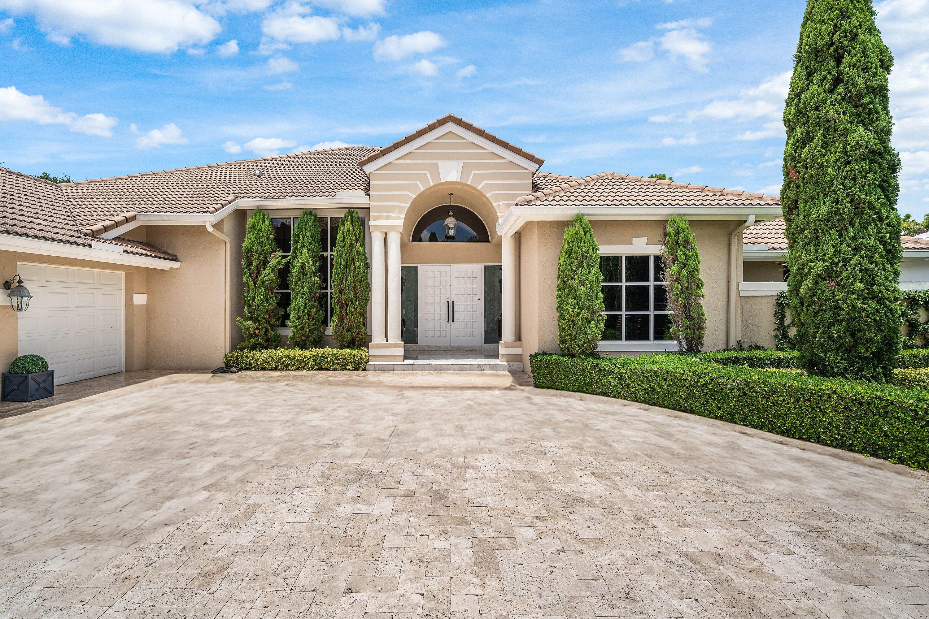 1697 Mayacoo Lakes Boulevard Property Photo 5