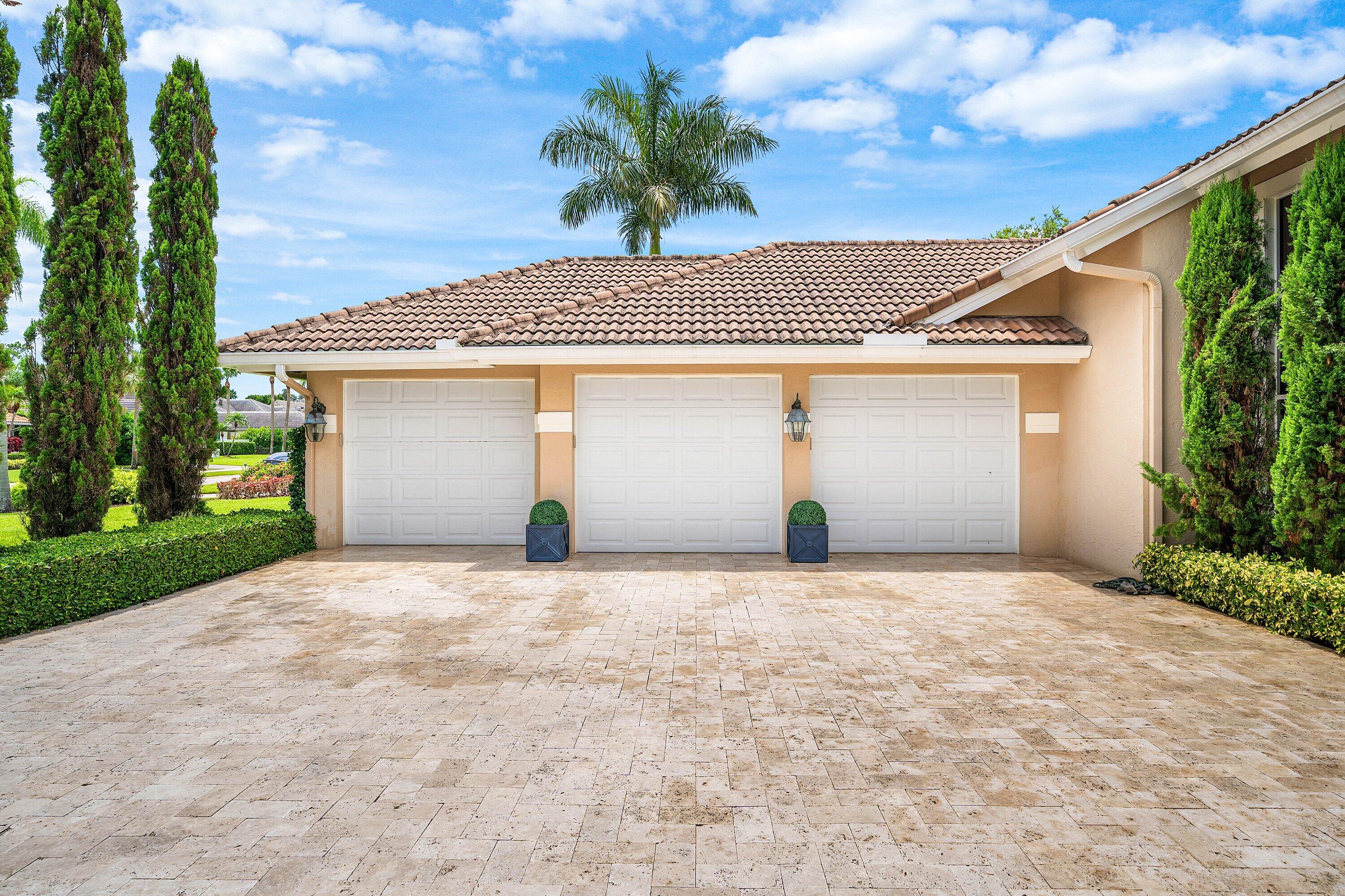 1697 Mayacoo Lakes Boulevard Property Photo 6
