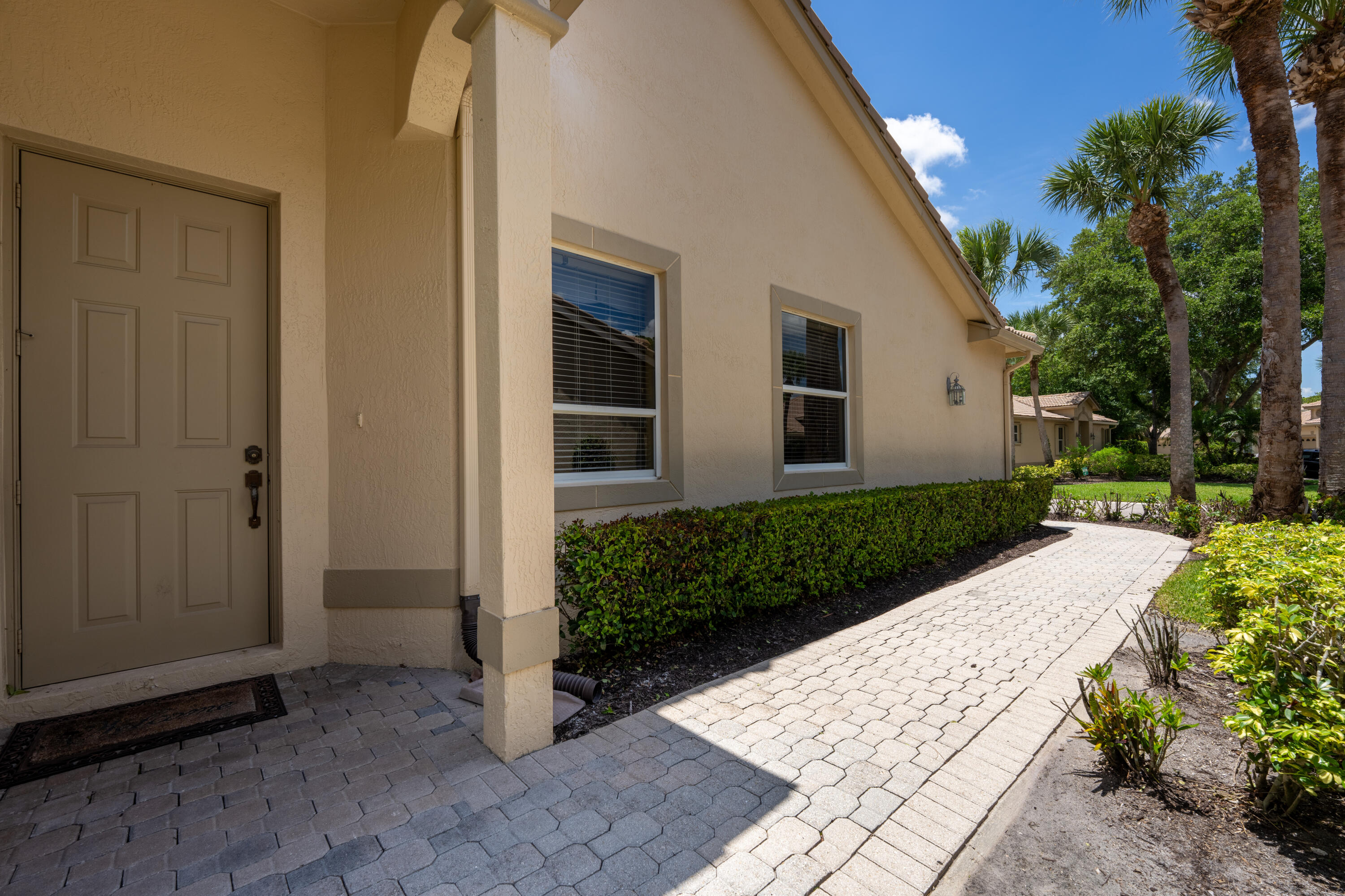 7078 Torrey Pines Circle Property Photo 4