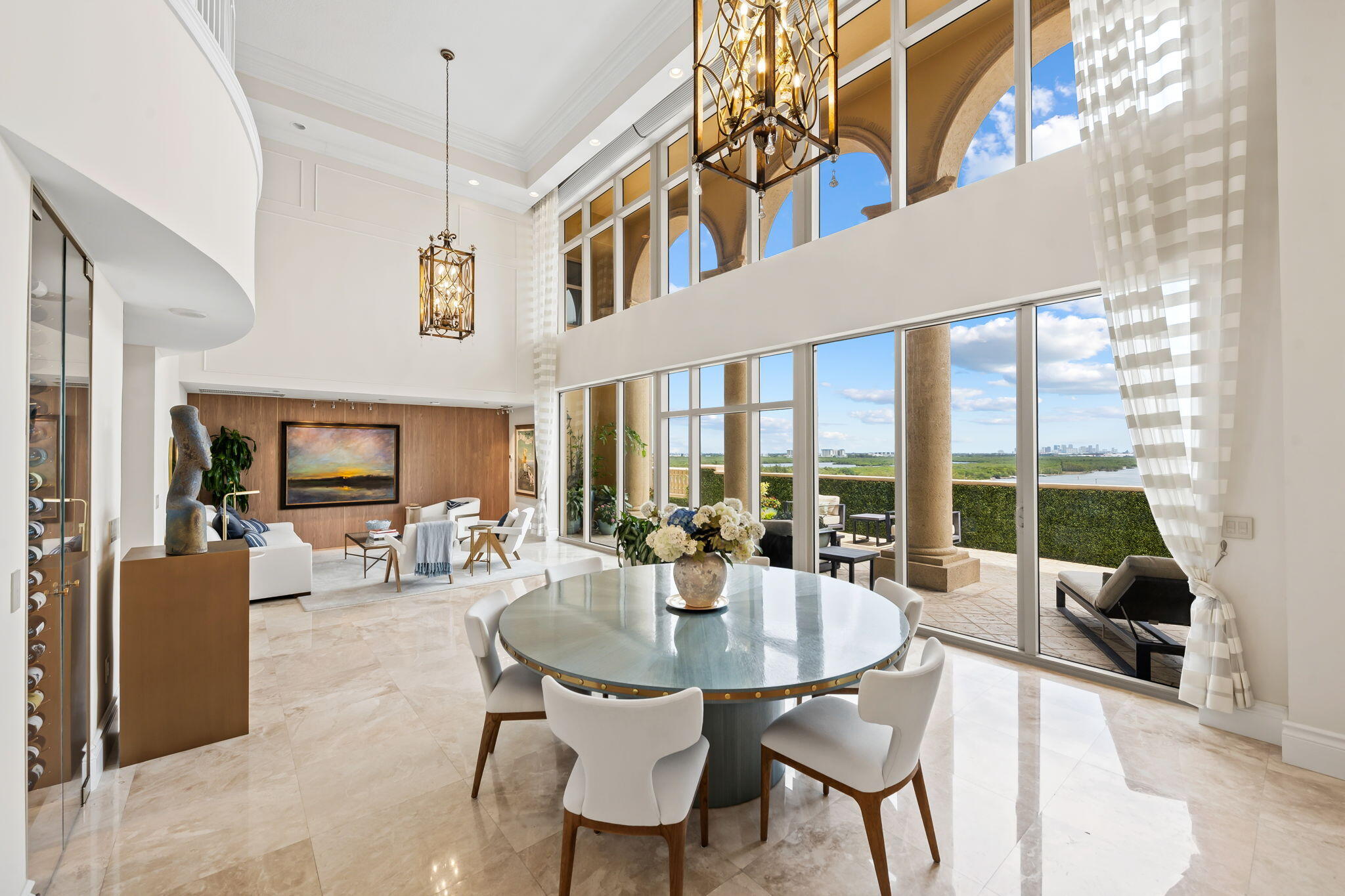 3501 N Ocean Drive Ph 7 Property Photo 5