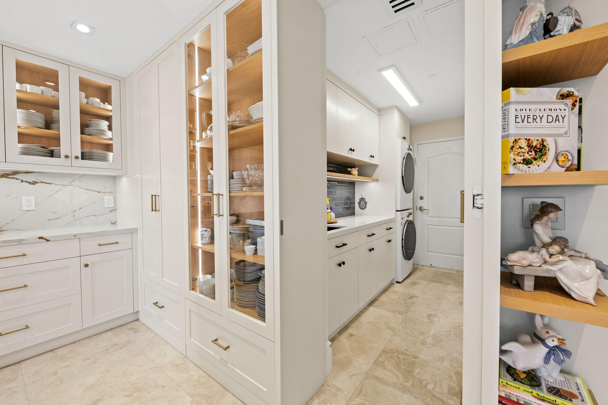 3501 N Ocean Drive Ph 7 Property Photo 12