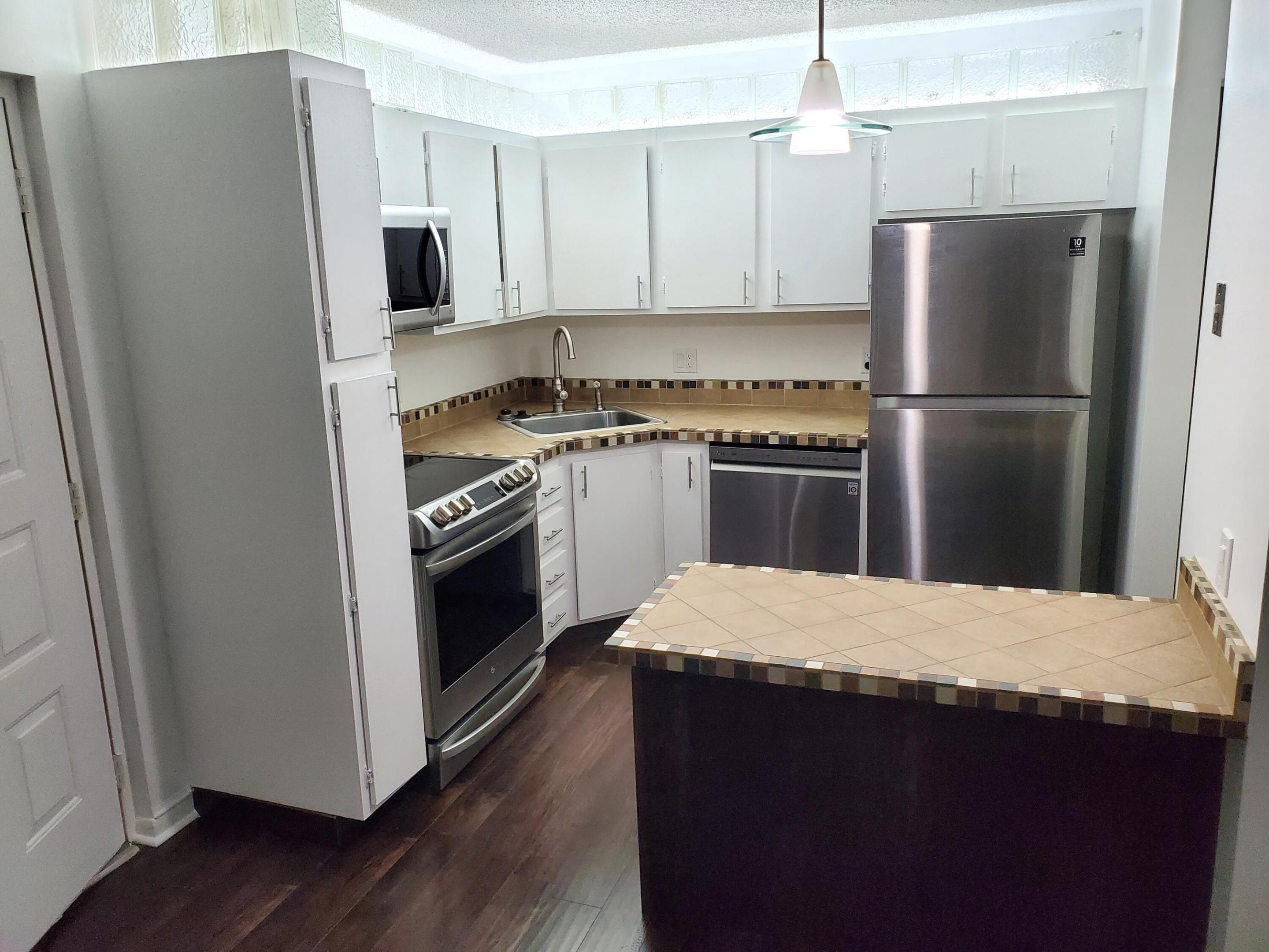 603 Sea Pine Way B2 Property Photo 7