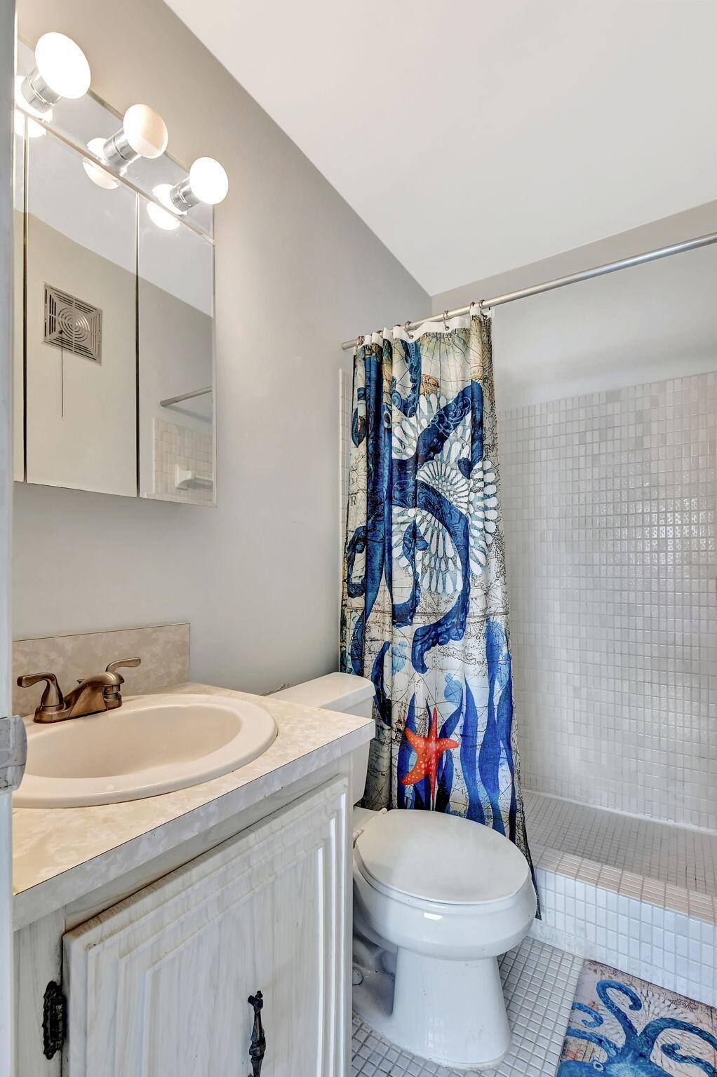 638 Snug Harbor Drive E11 Property Photo 21