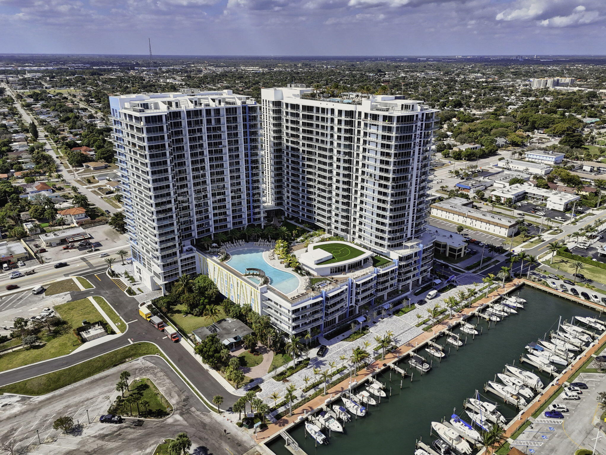 220 Lake Shore Drive 613 Property Photo 1