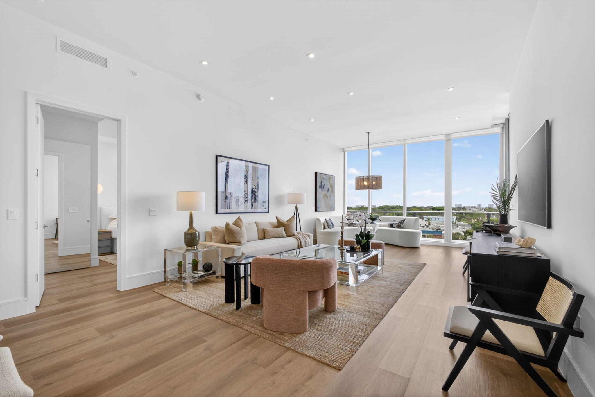 220 Lake Shore Drive 613 Property Photo 4