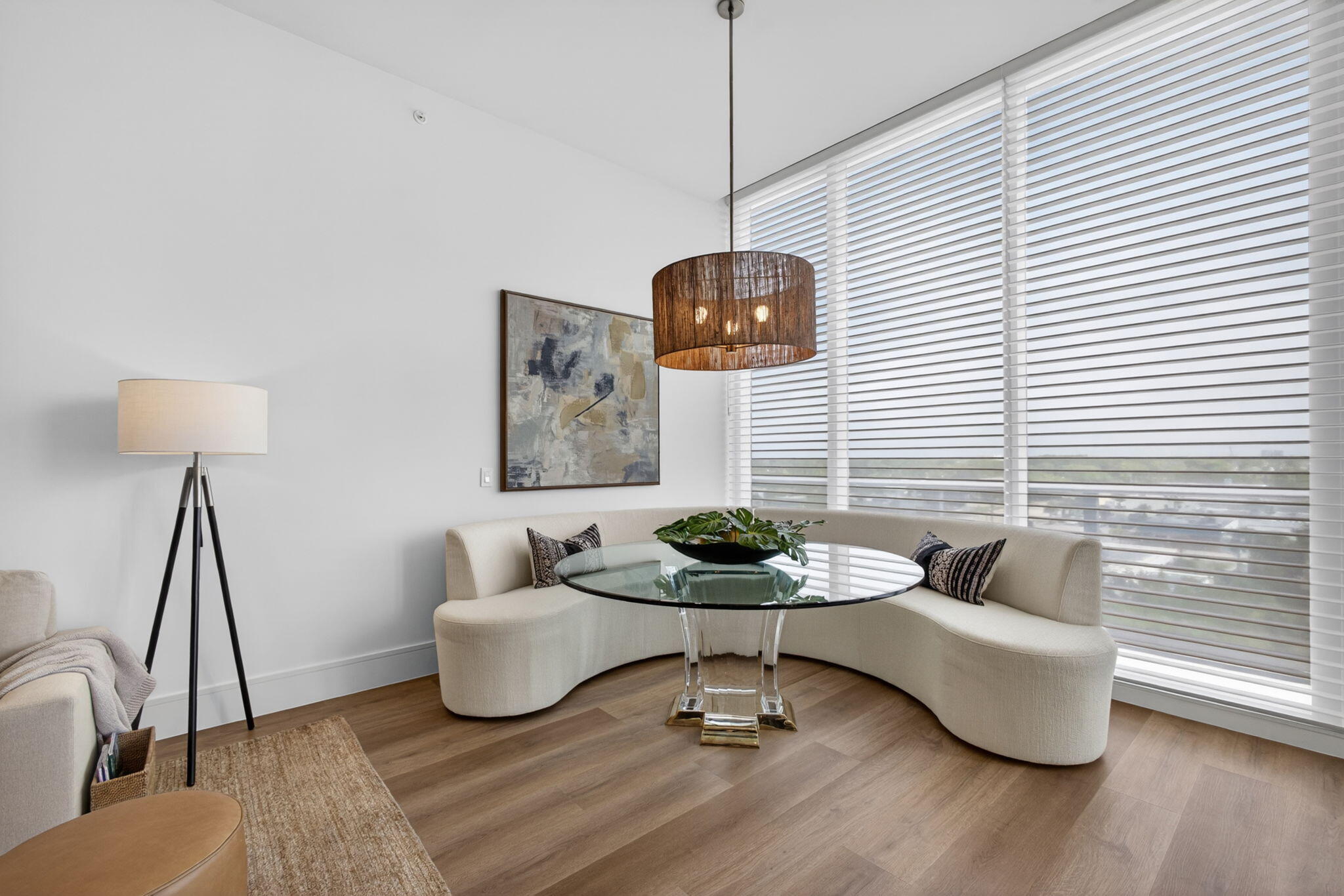 220 Lake Shore Drive 613 Property Photo 6