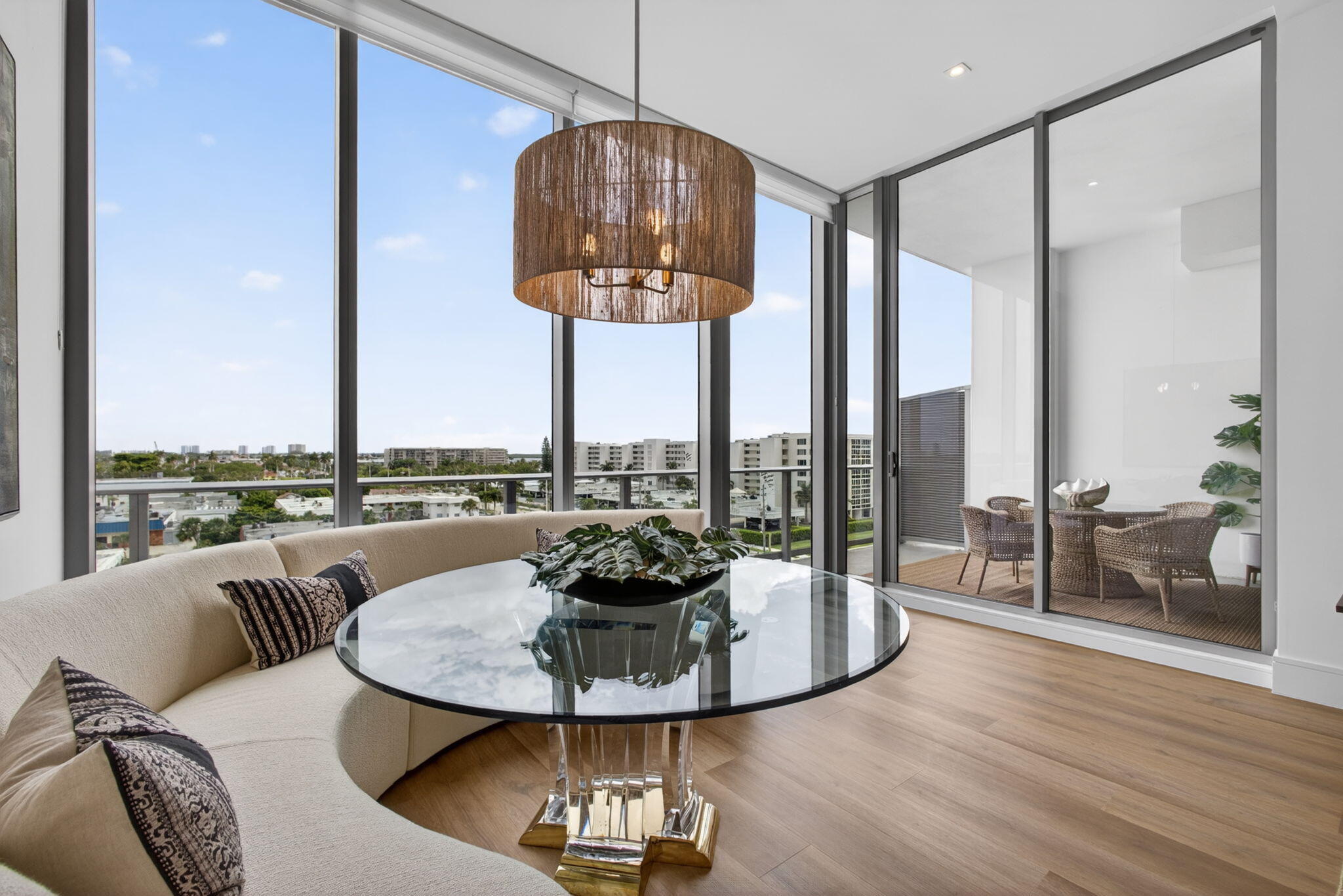 220 Lake Shore Drive 613 Property Photo 7