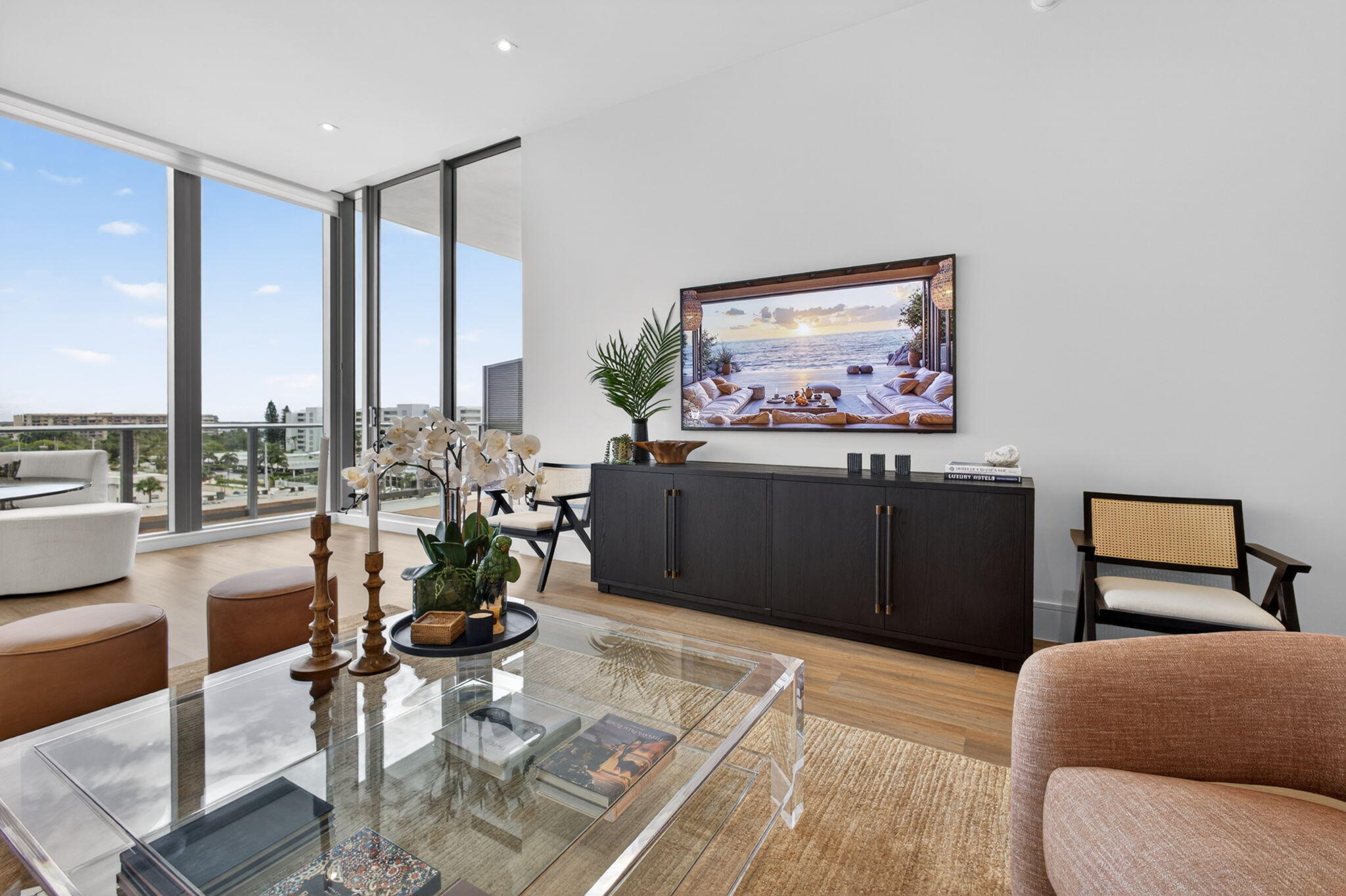 220 Lake Shore Drive 613 Property Photo 8