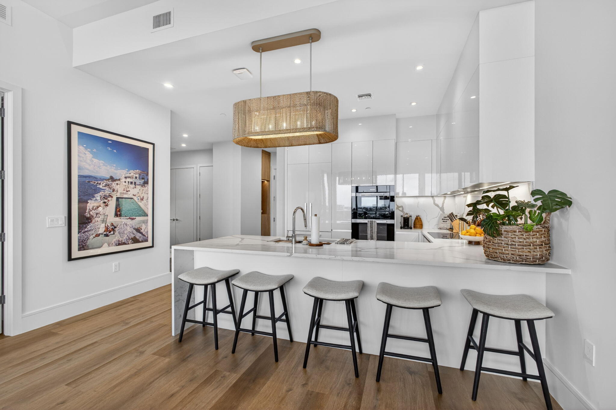 220 Lake Shore Drive 613 Property Photo 11