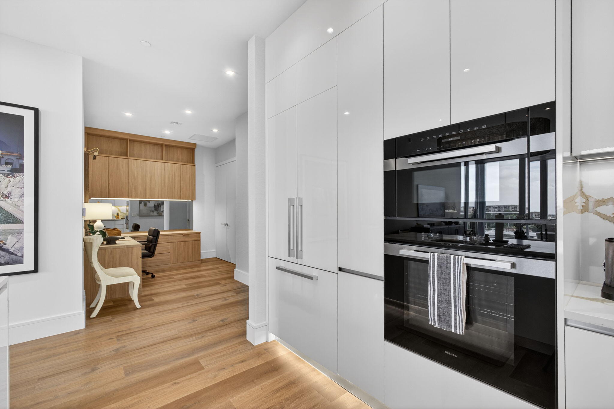 220 Lake Shore Drive 613 Property Photo 15