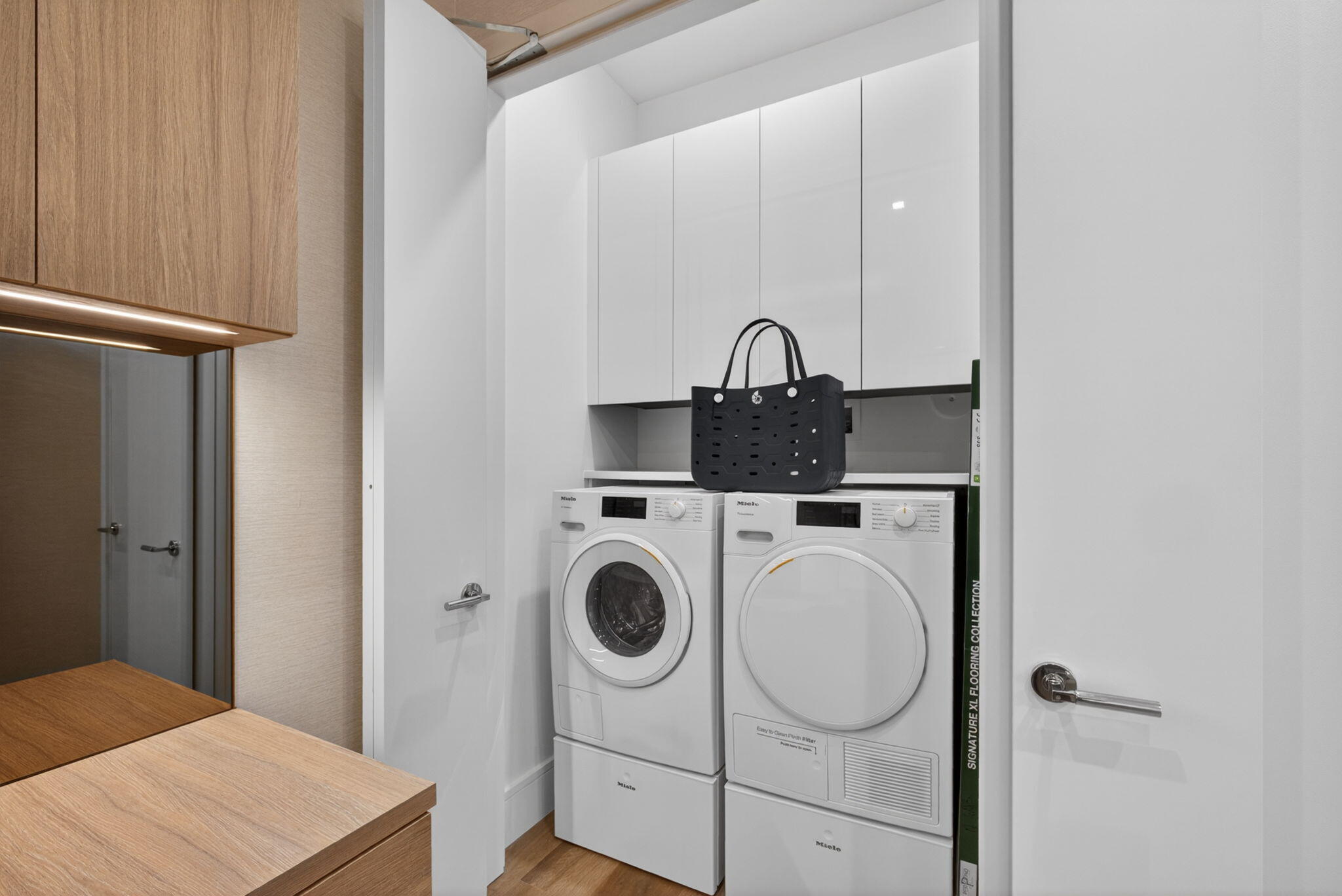 220 Lake Shore Drive 613 Property Photo 22
