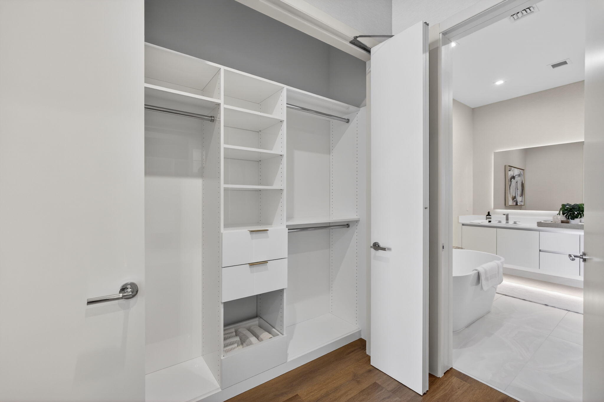 220 Lake Shore Drive 613 Property Photo 30