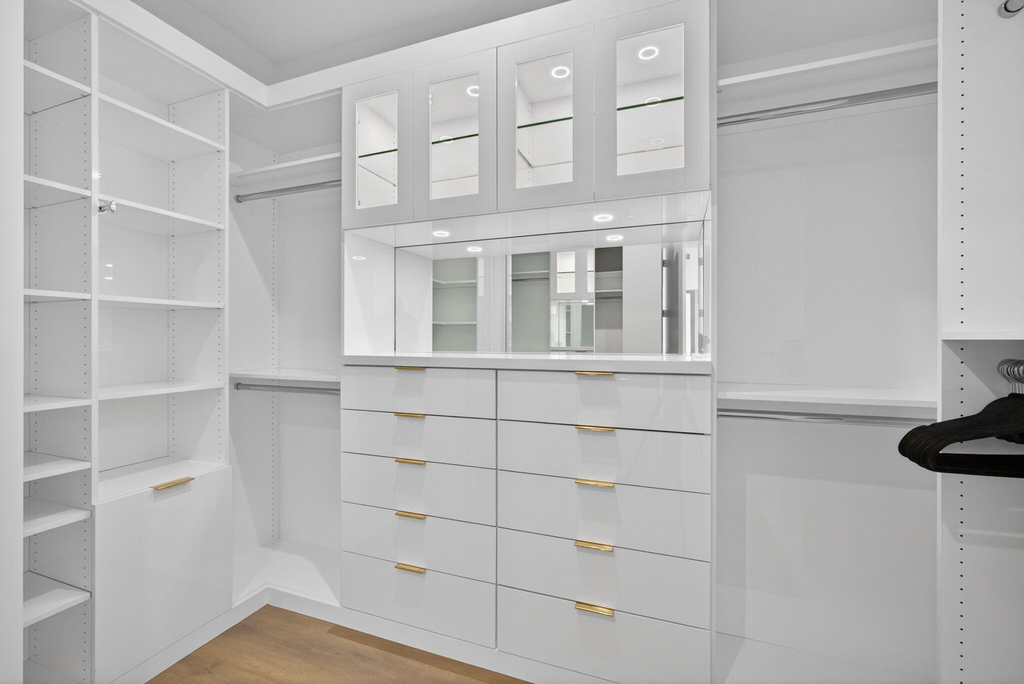 220 Lake Shore Drive 613 Property Photo 33