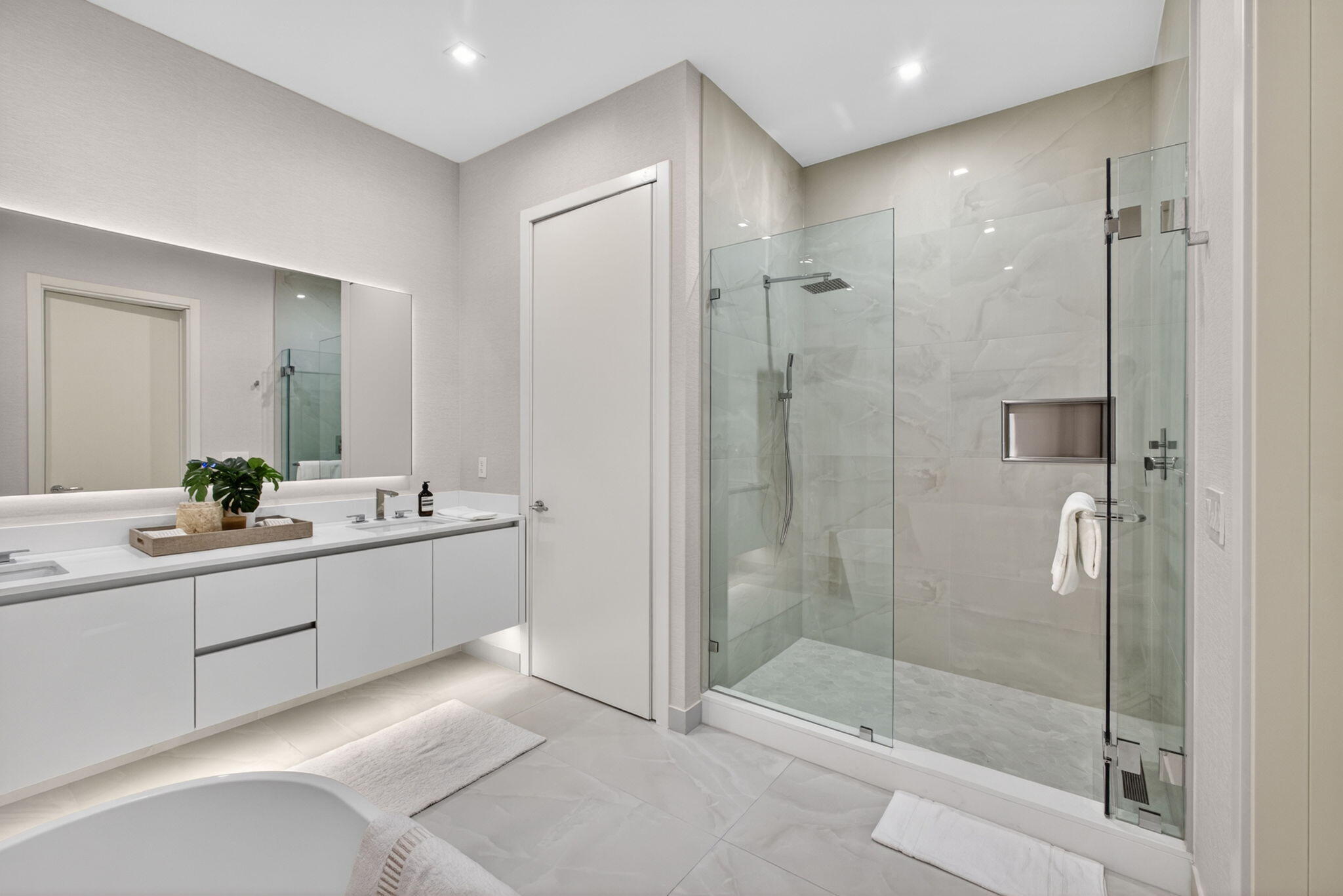 220 Lake Shore Drive 613 Property Photo 36
