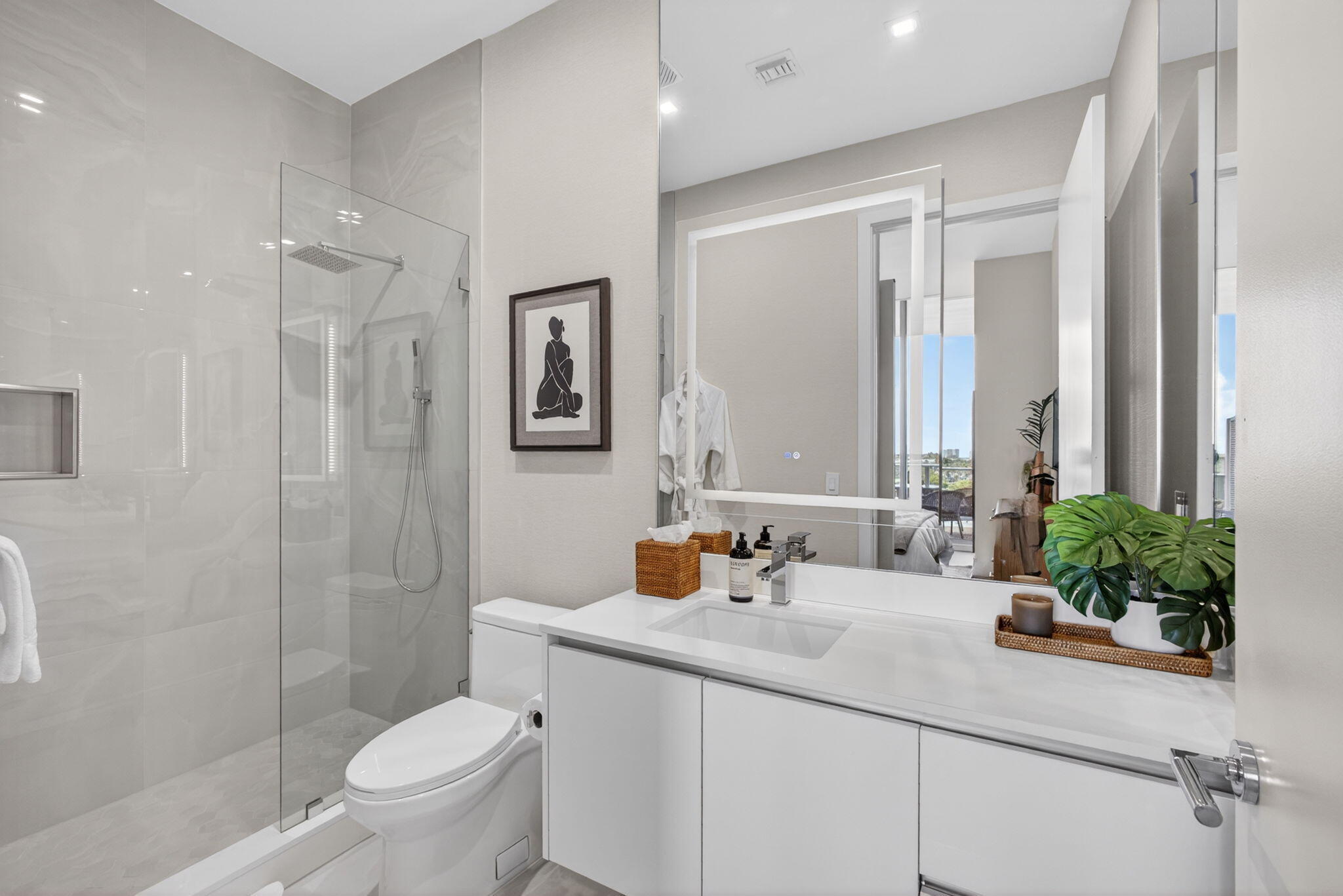 220 Lake Shore Drive 613 Property Photo 40