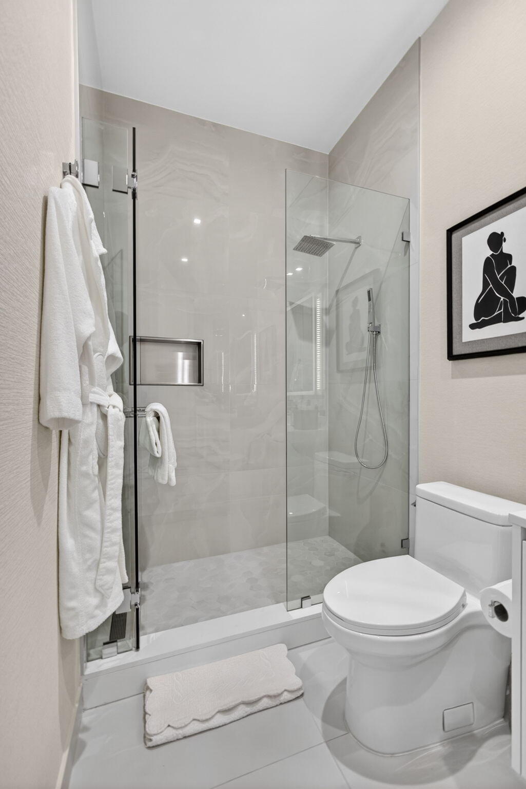 220 Lake Shore Drive 613 Property Photo 42