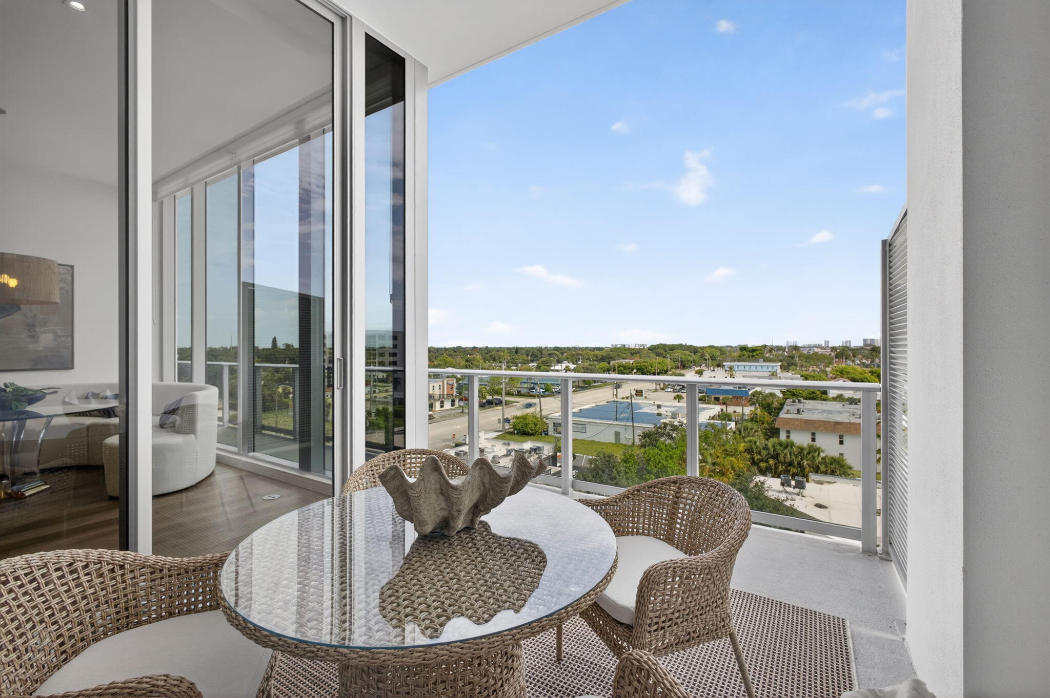 220 Lake Shore Drive 613 Property Photo 46