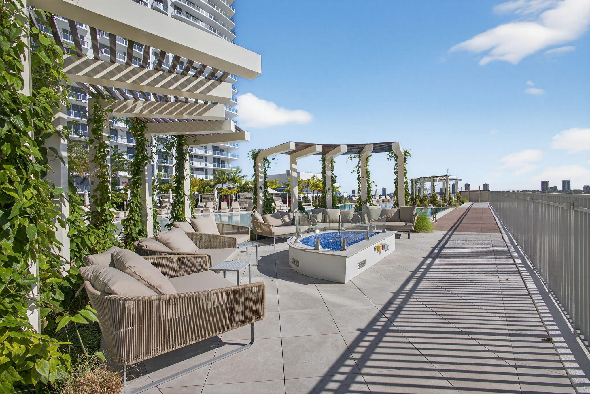 220 Lake Shore Drive 613 Property Photo 64