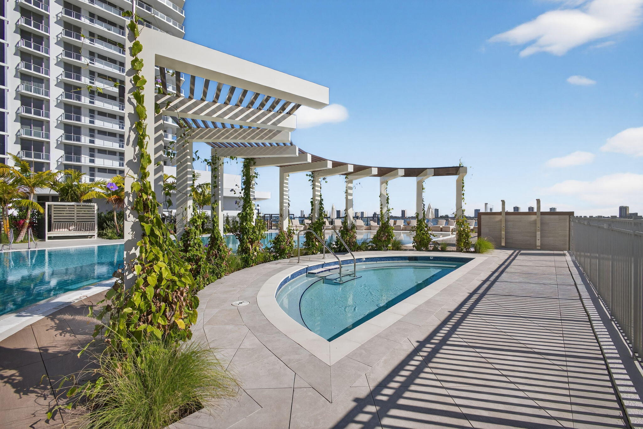 220 Lake Shore Drive 613 Property Photo 65