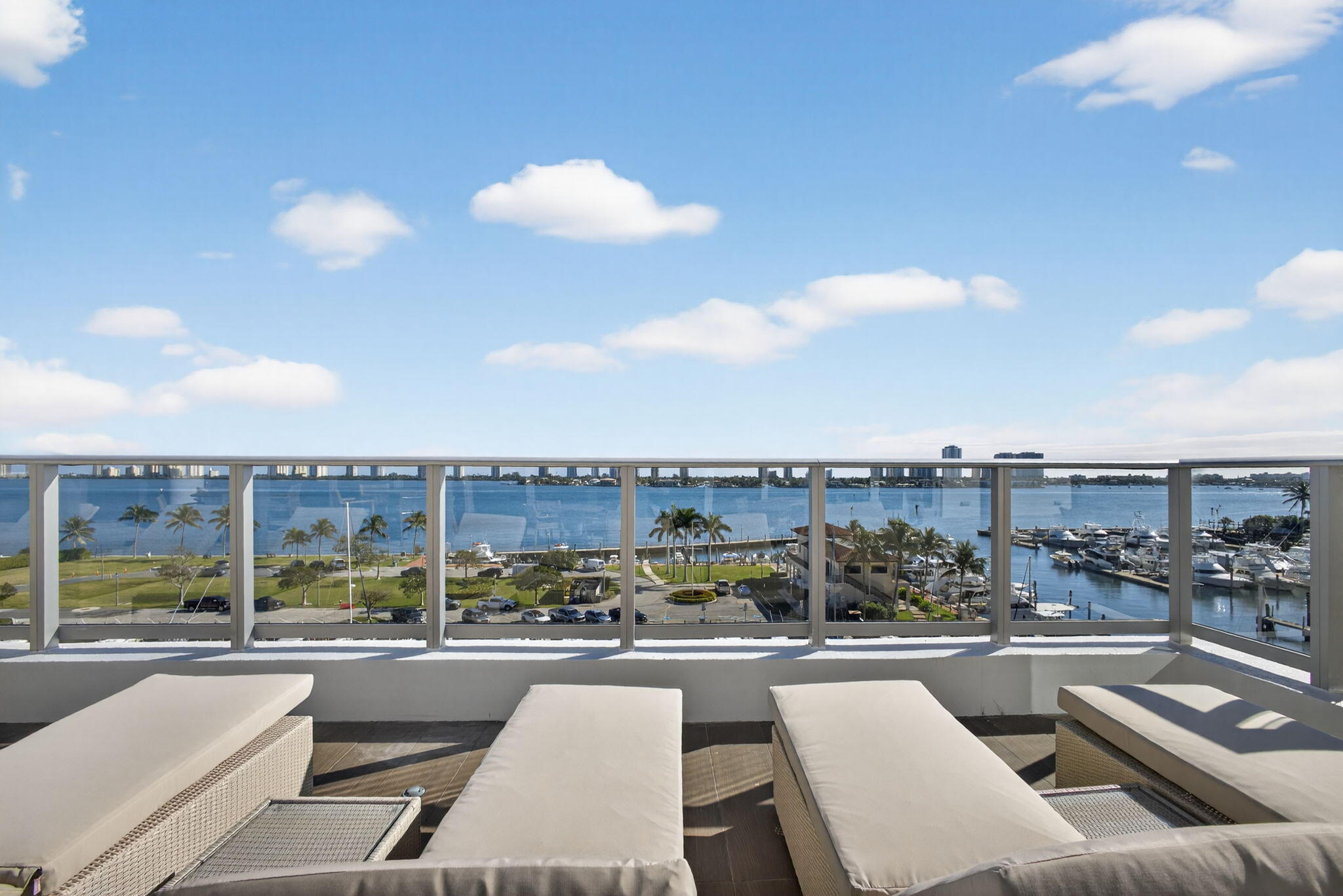 220 Lake Shore Drive 613 Property Photo 67