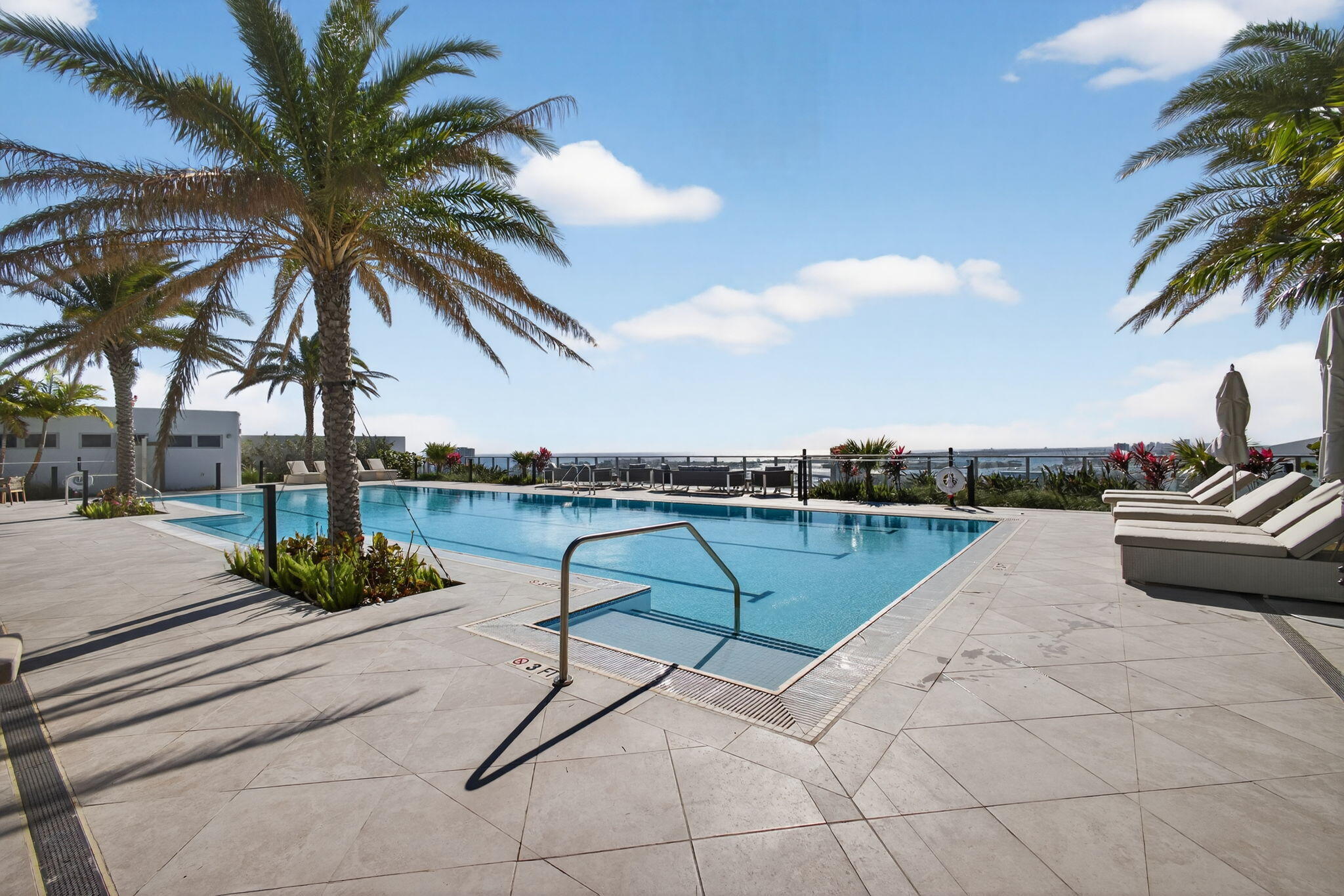 220 Lake Shore Drive 613 Property Photo 69