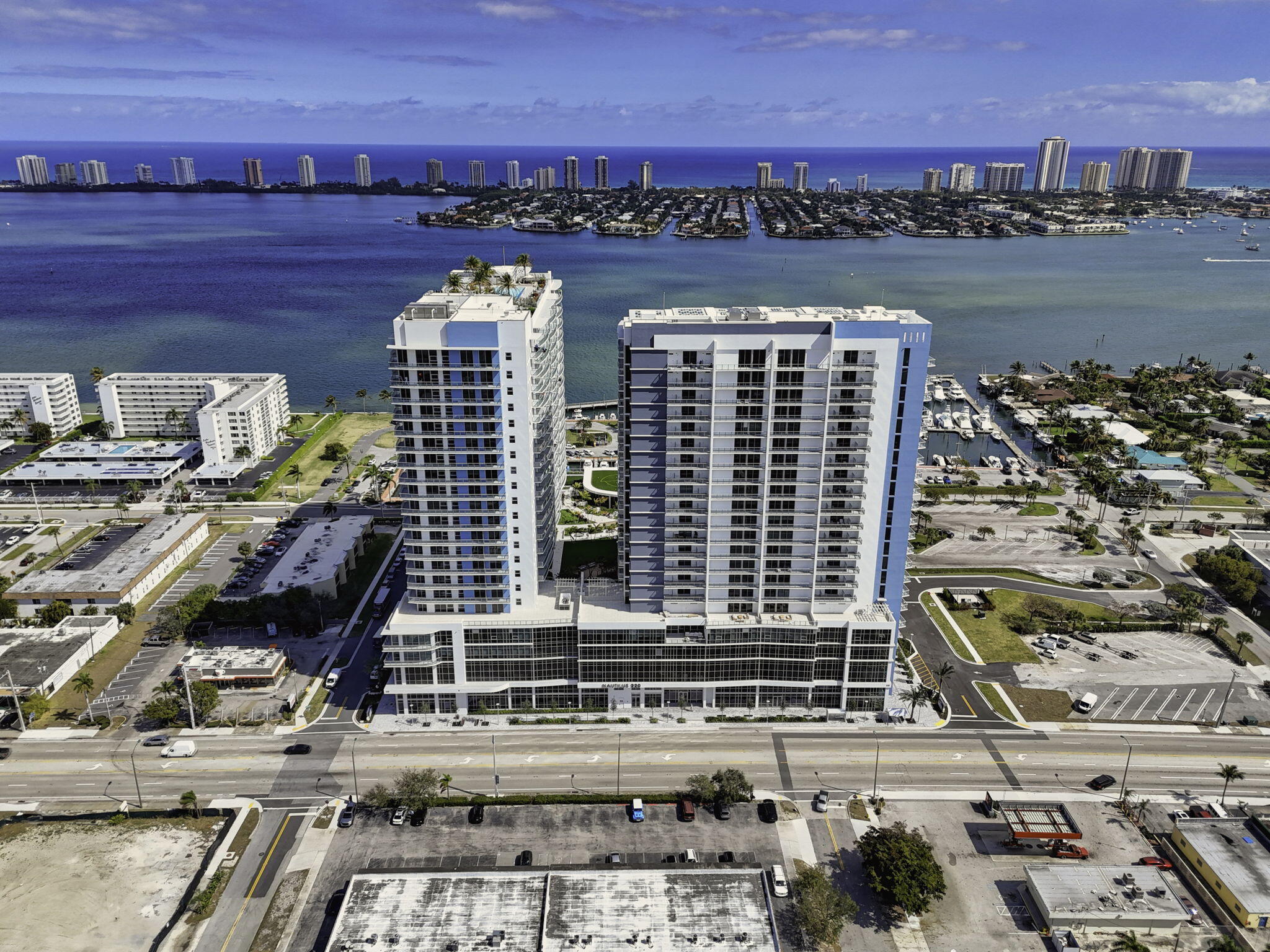 220 Lake Shore Drive 613 Property Photo 73