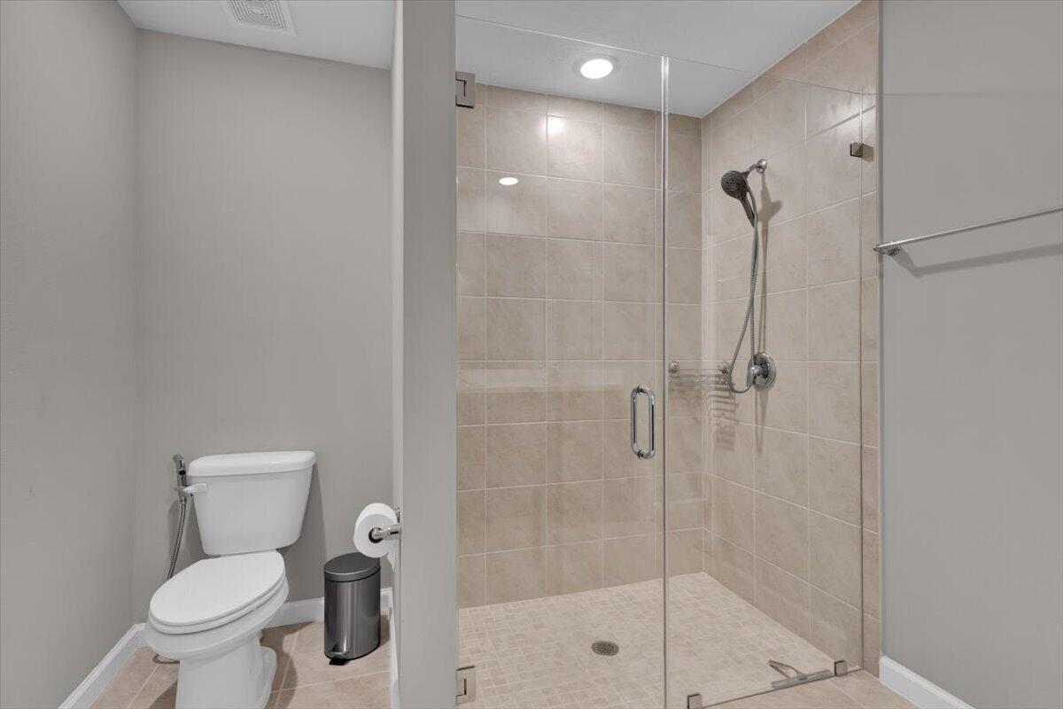 449 Se Whitmore Drive Property Photo 27
