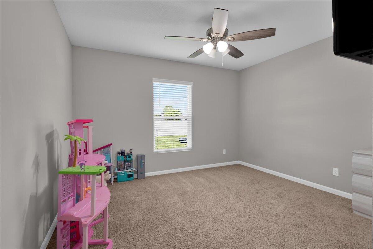 449 Se Whitmore Drive Property Photo 36