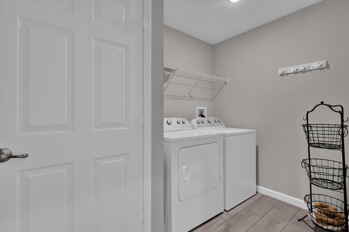 449 Se Whitmore Drive Property Photo 41