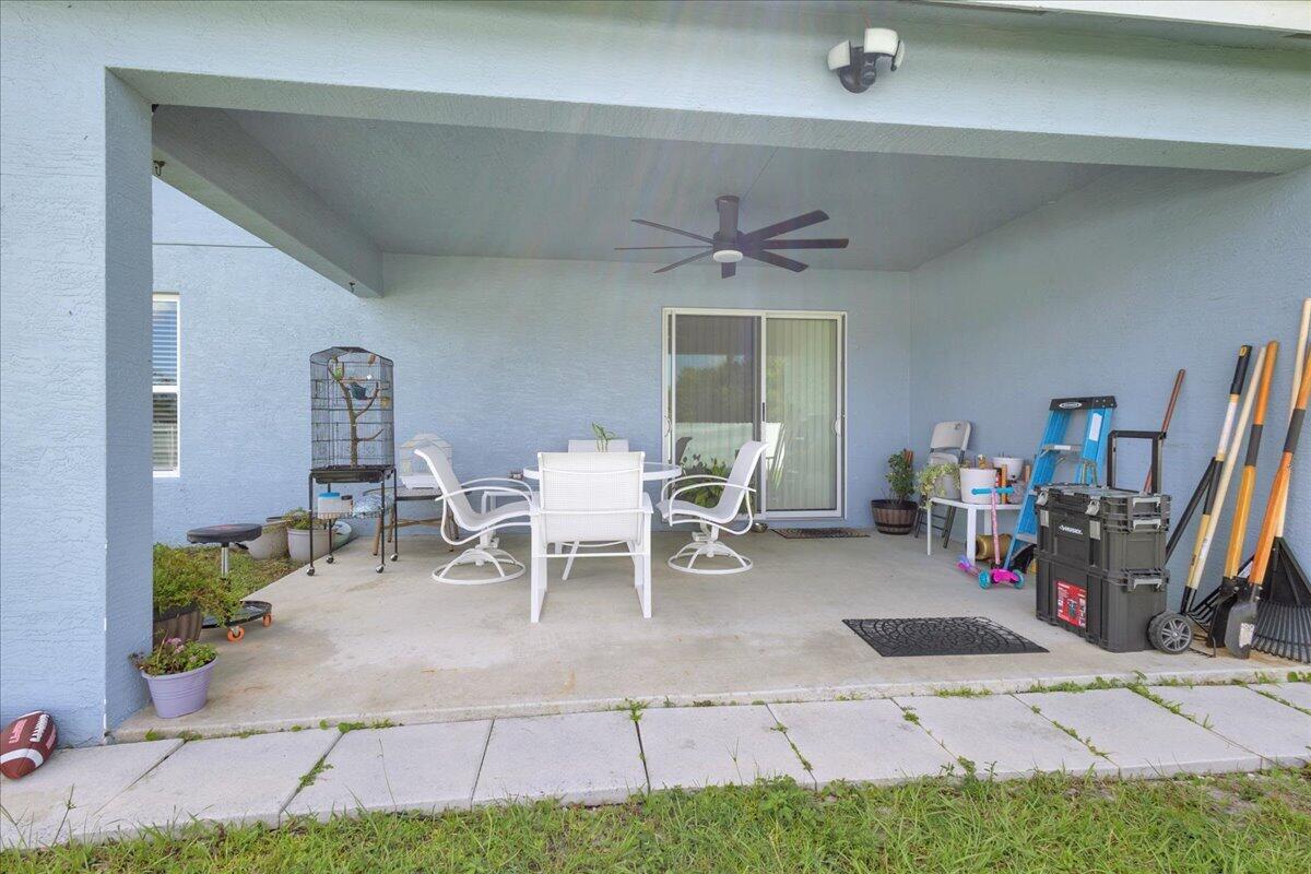 449 Se Whitmore Drive Property Photo 42