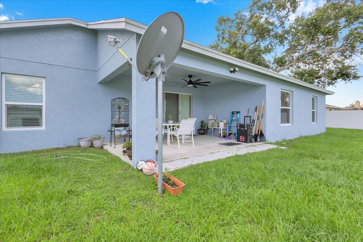 449 Se Whitmore Drive Property Photo 43