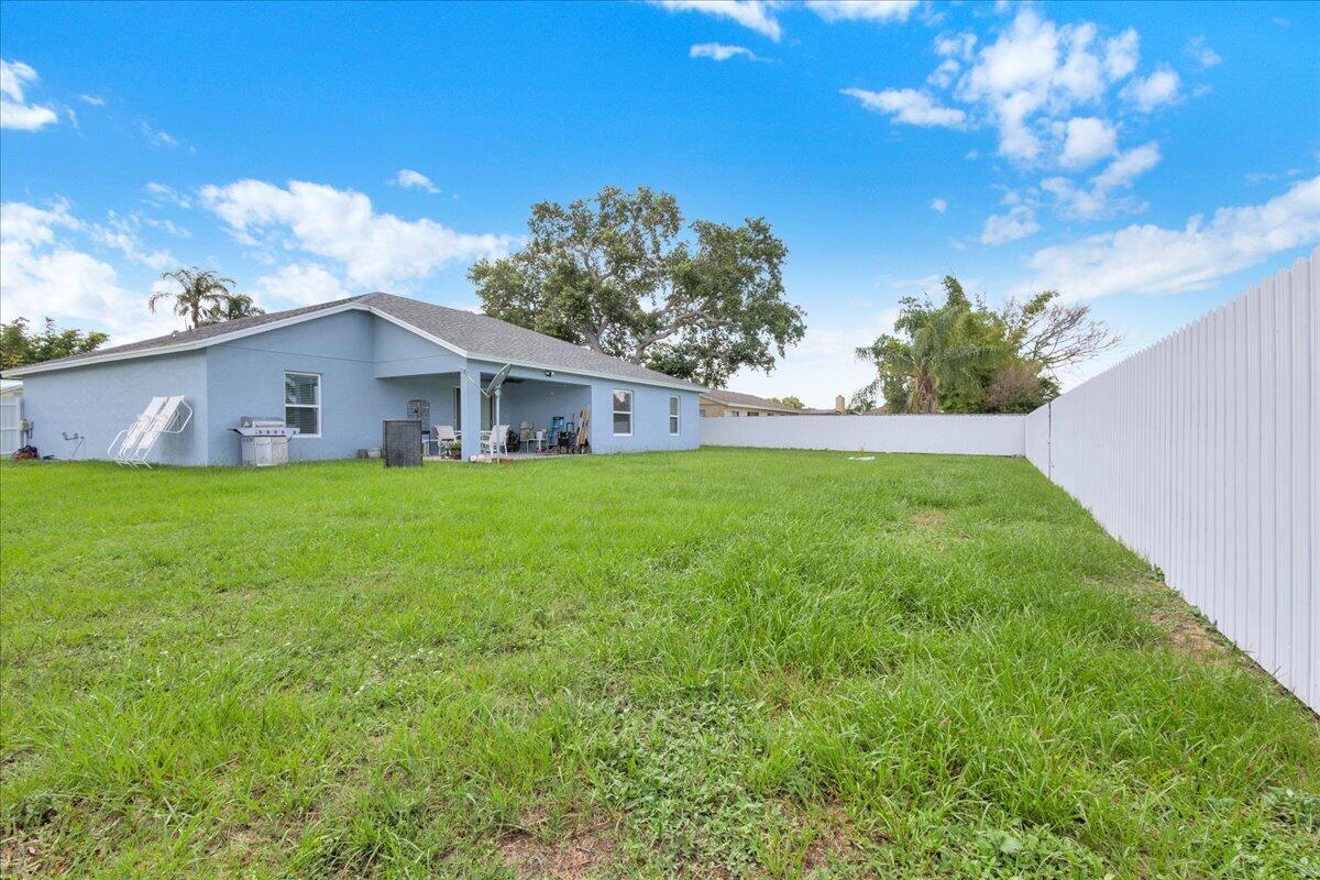 449 Se Whitmore Drive Property Photo 45