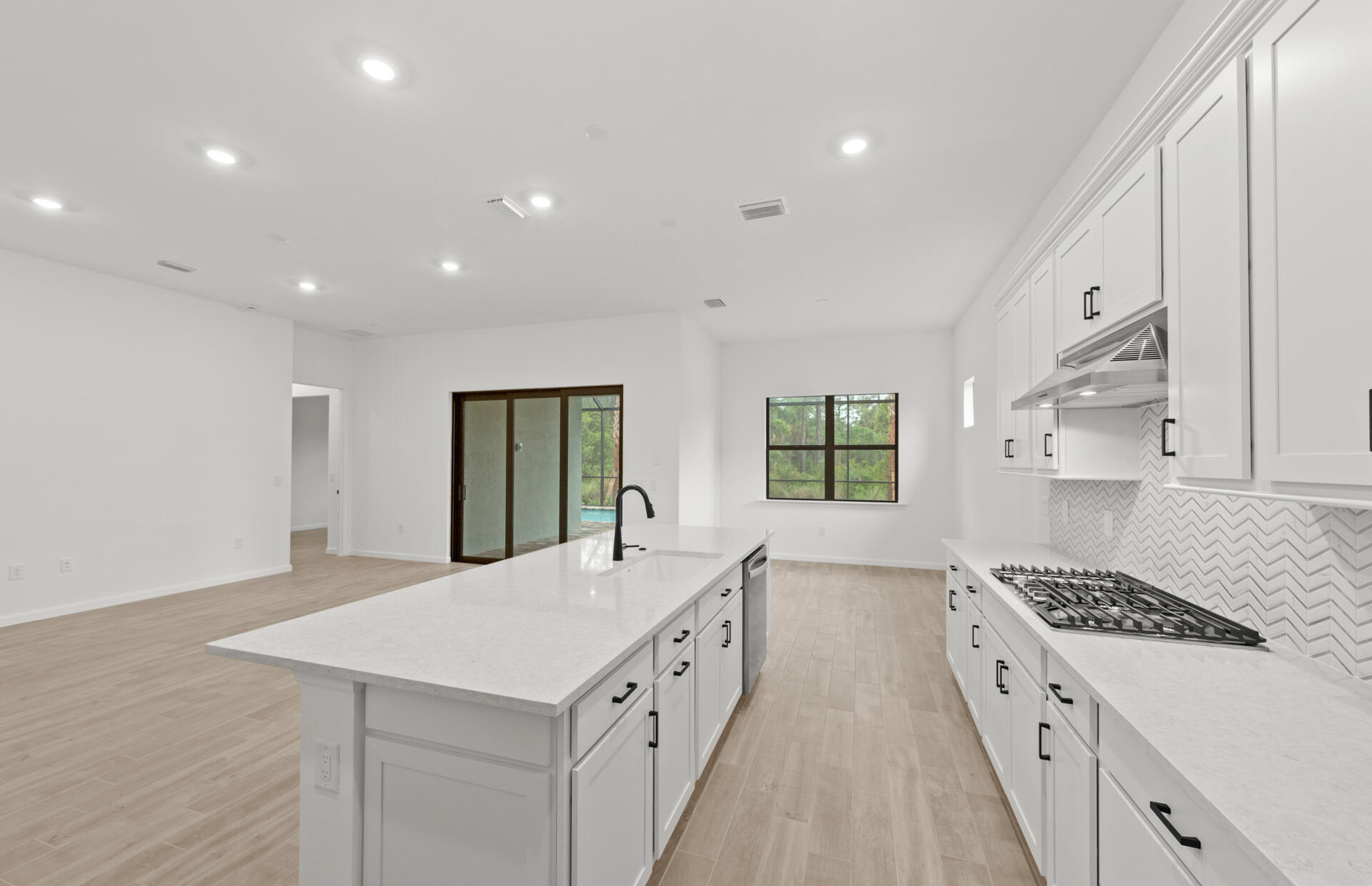 2107 Freemont Drive Property Photo 9